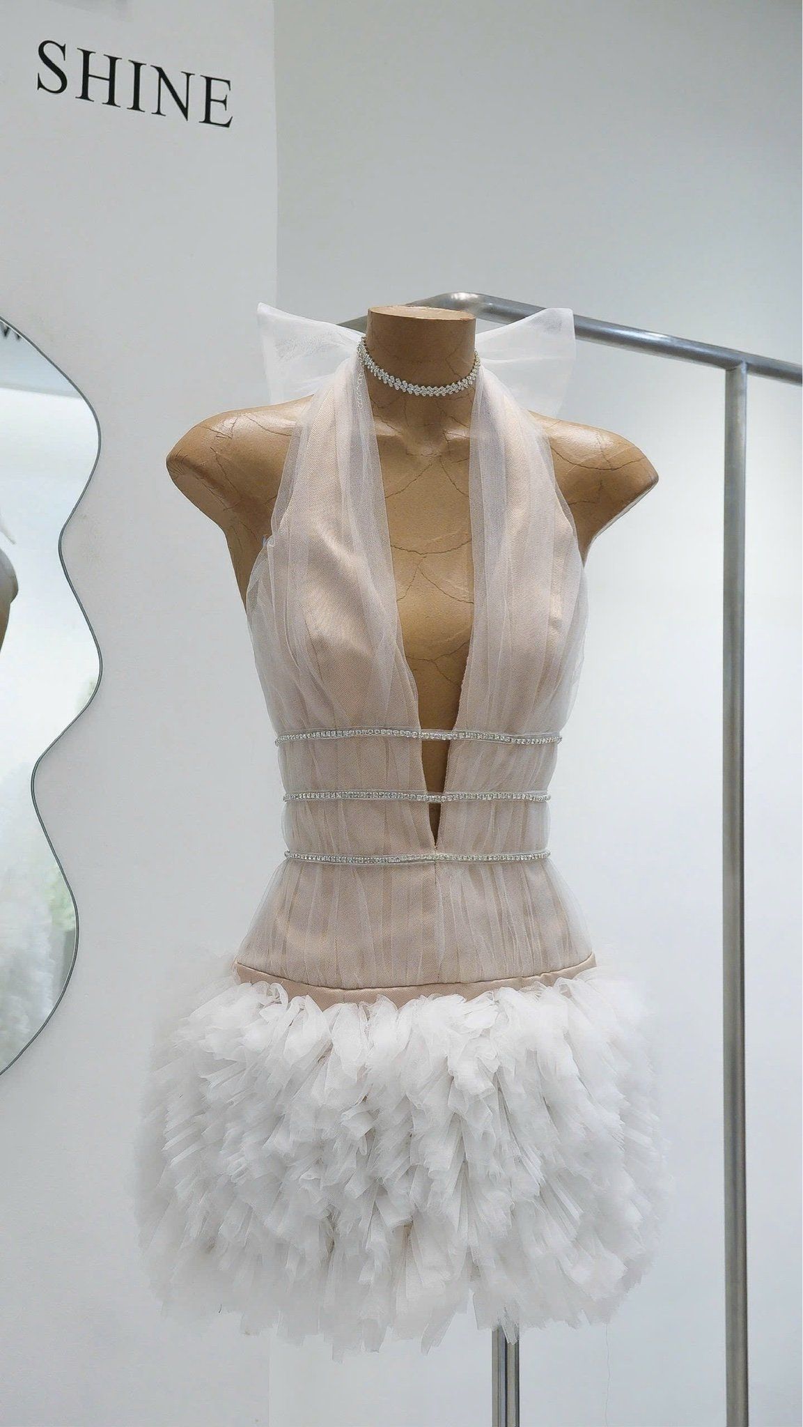 Đầm Yếm Lưới Viền Đá