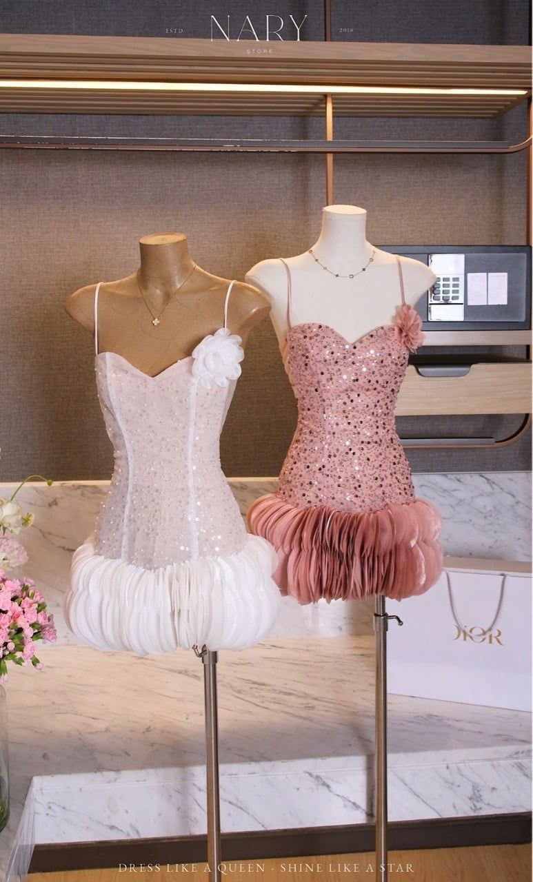 Đầm Lưới Kim Sa Kèm Hoa