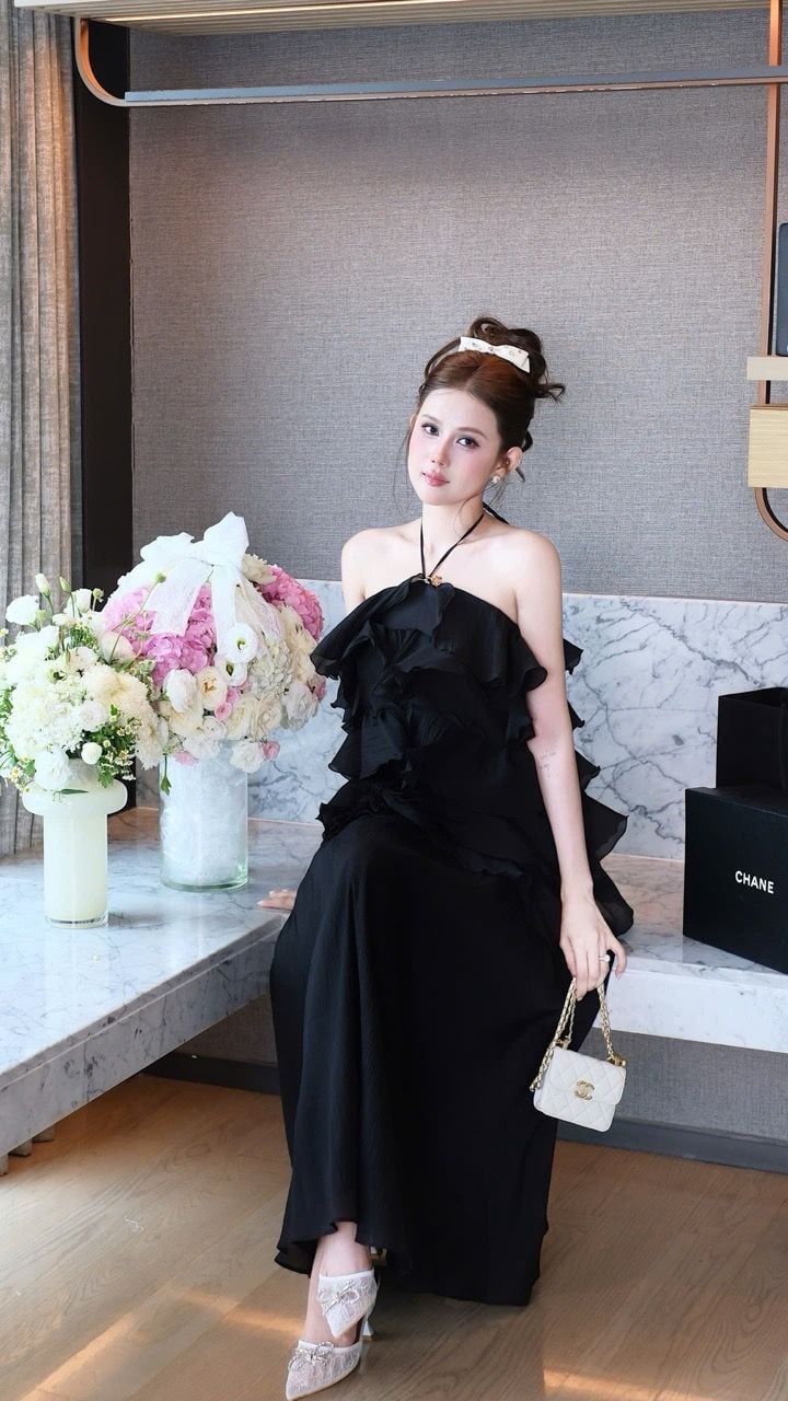 Đầm Yếm Voan Tầng Kèm Charm