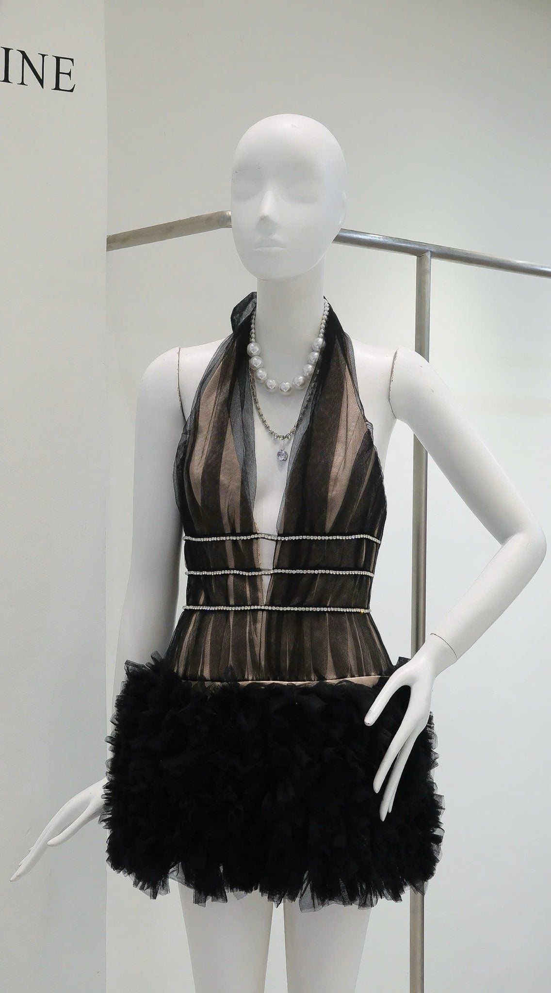 Đầm Yếm Lưới Viền Đá