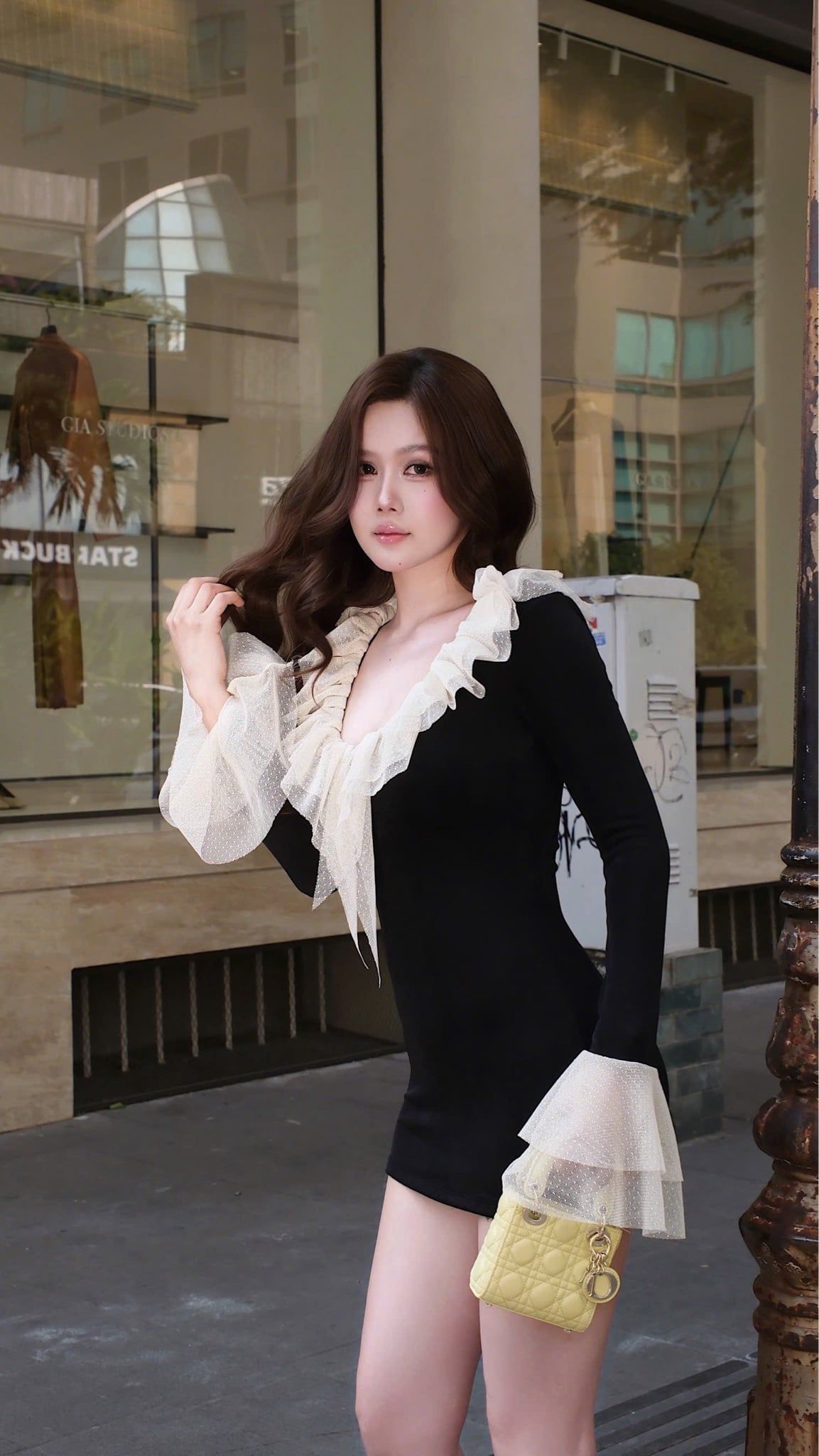Body TD Cổ V Viền Bèo