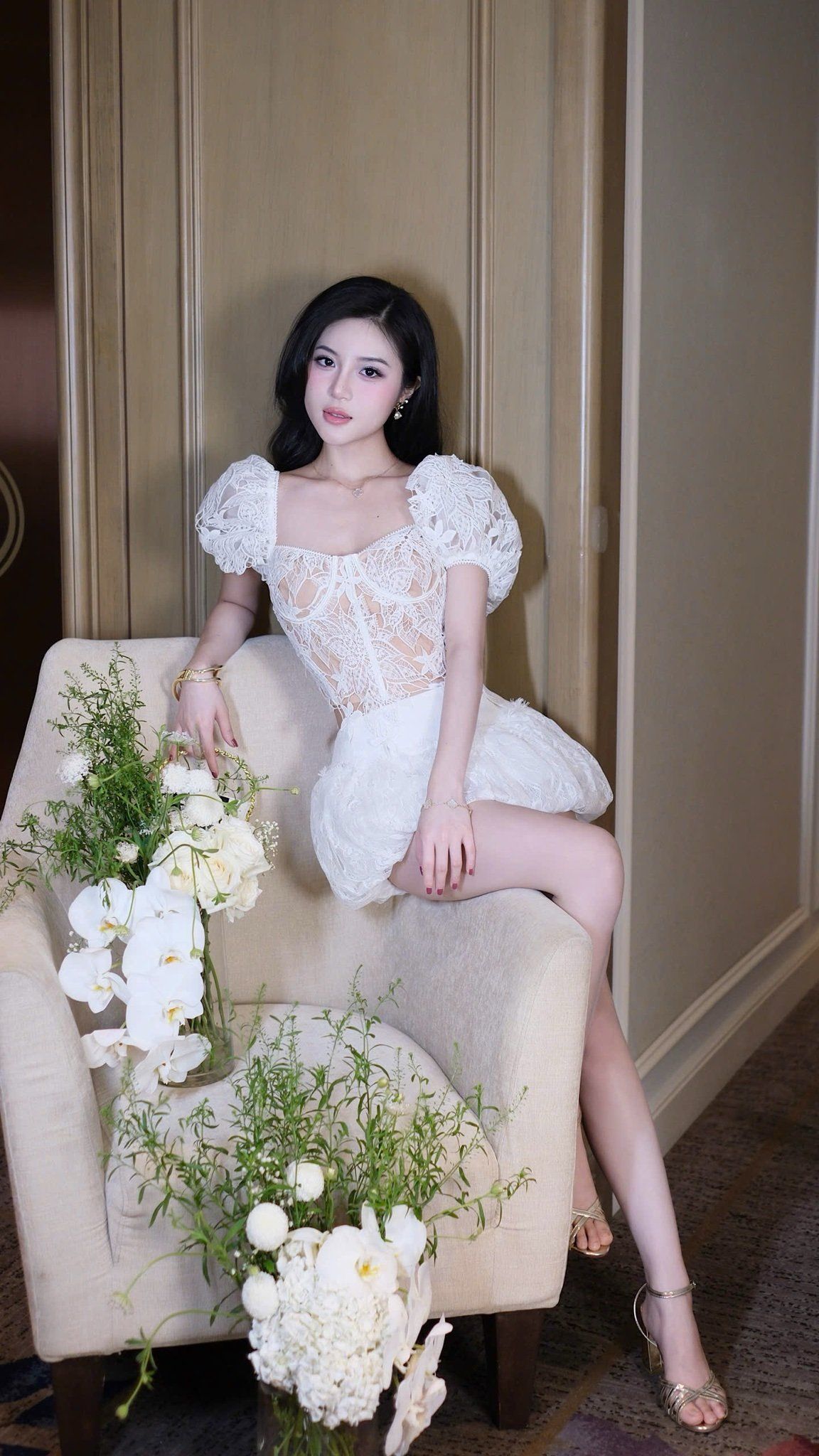 Áo Lưới Nền Ren Tay Phồng