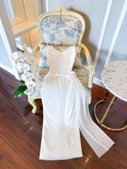 Đầm Lưới Xoắn Eo Kèm Hoa