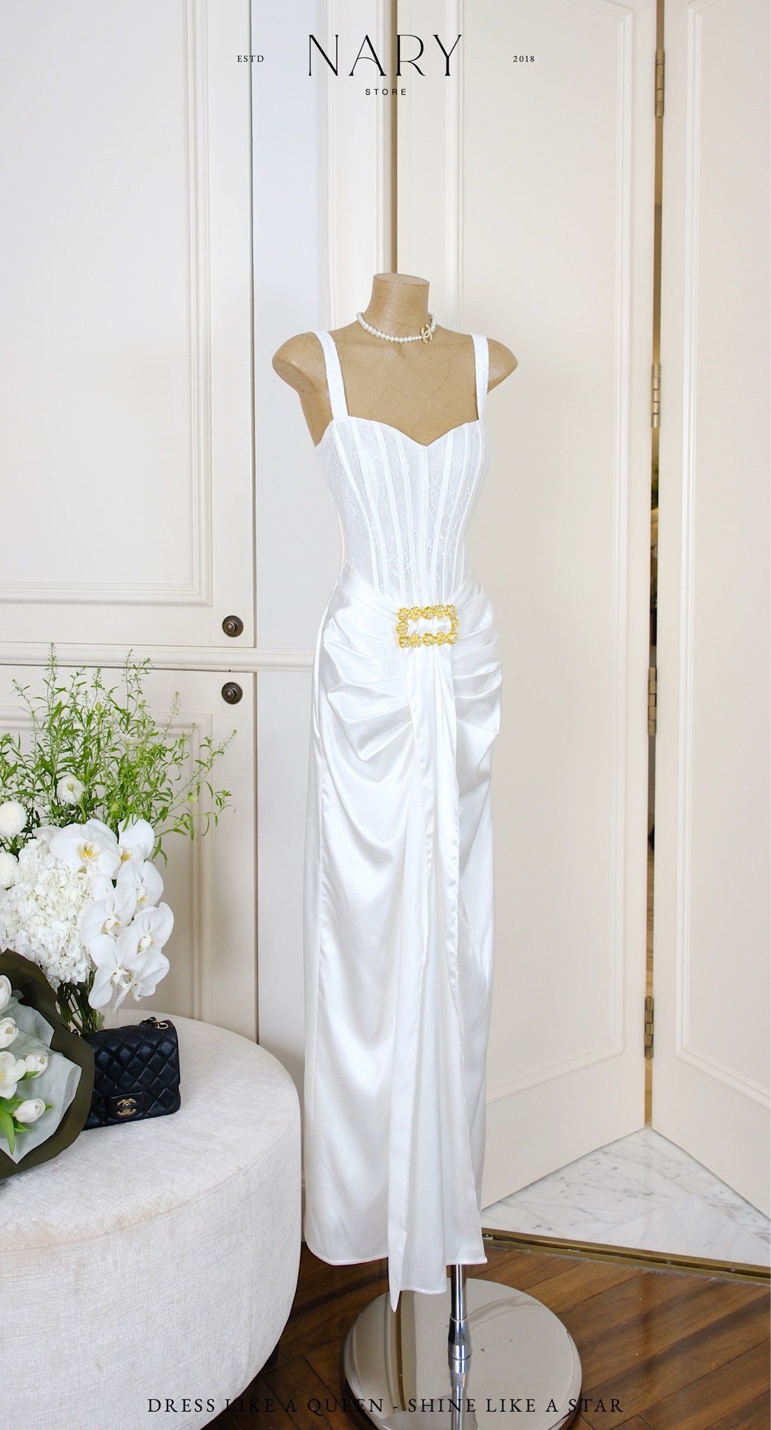 Đầm Lụa Xẻ Trước Kèm Charm