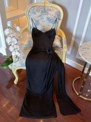 Đầm Lưới Xoắn Eo Kèm Hoa