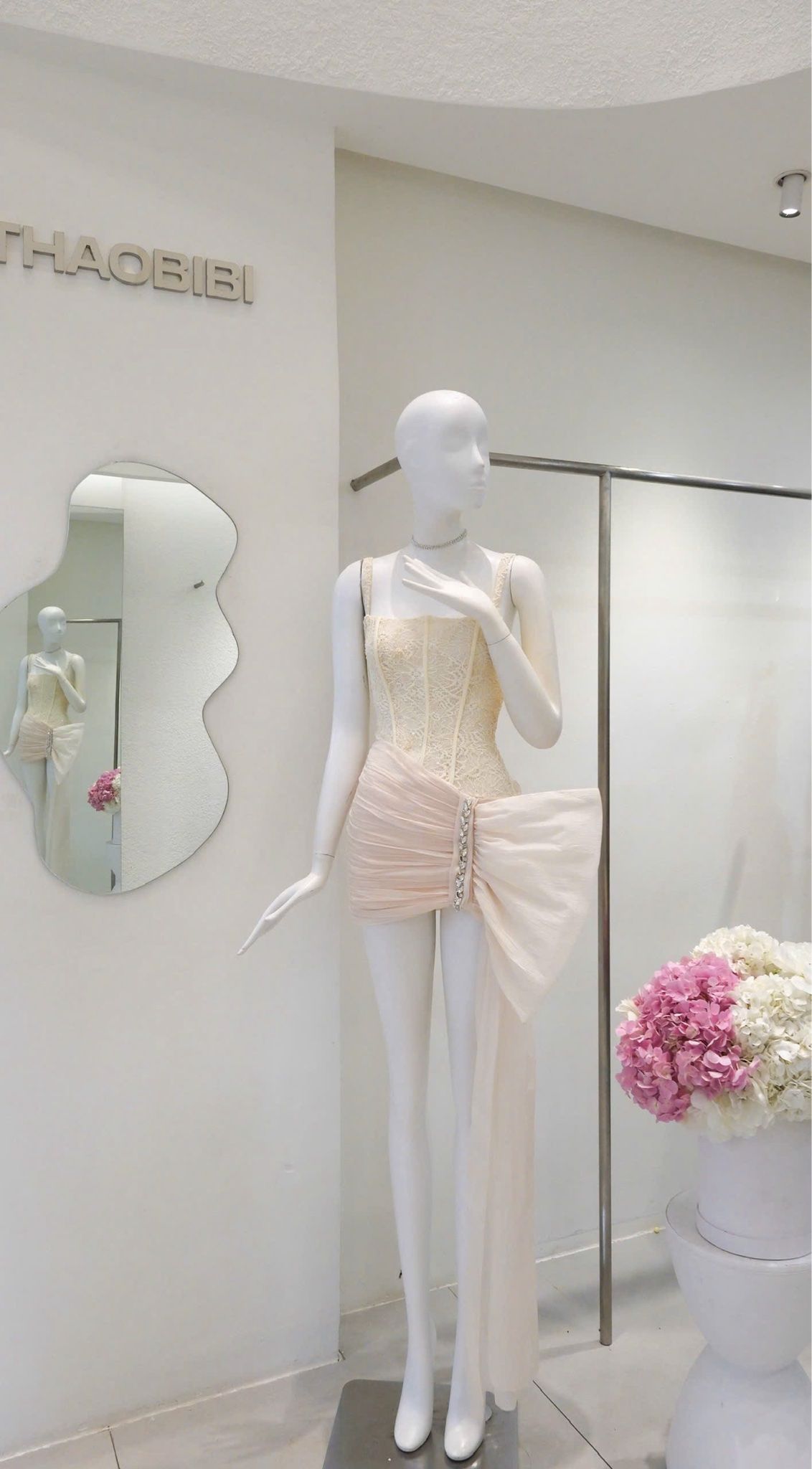 Đầm Kim Sa Phối Voan Viền Đá