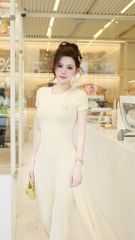 Đầm Thun Trơn Kèm Hoa