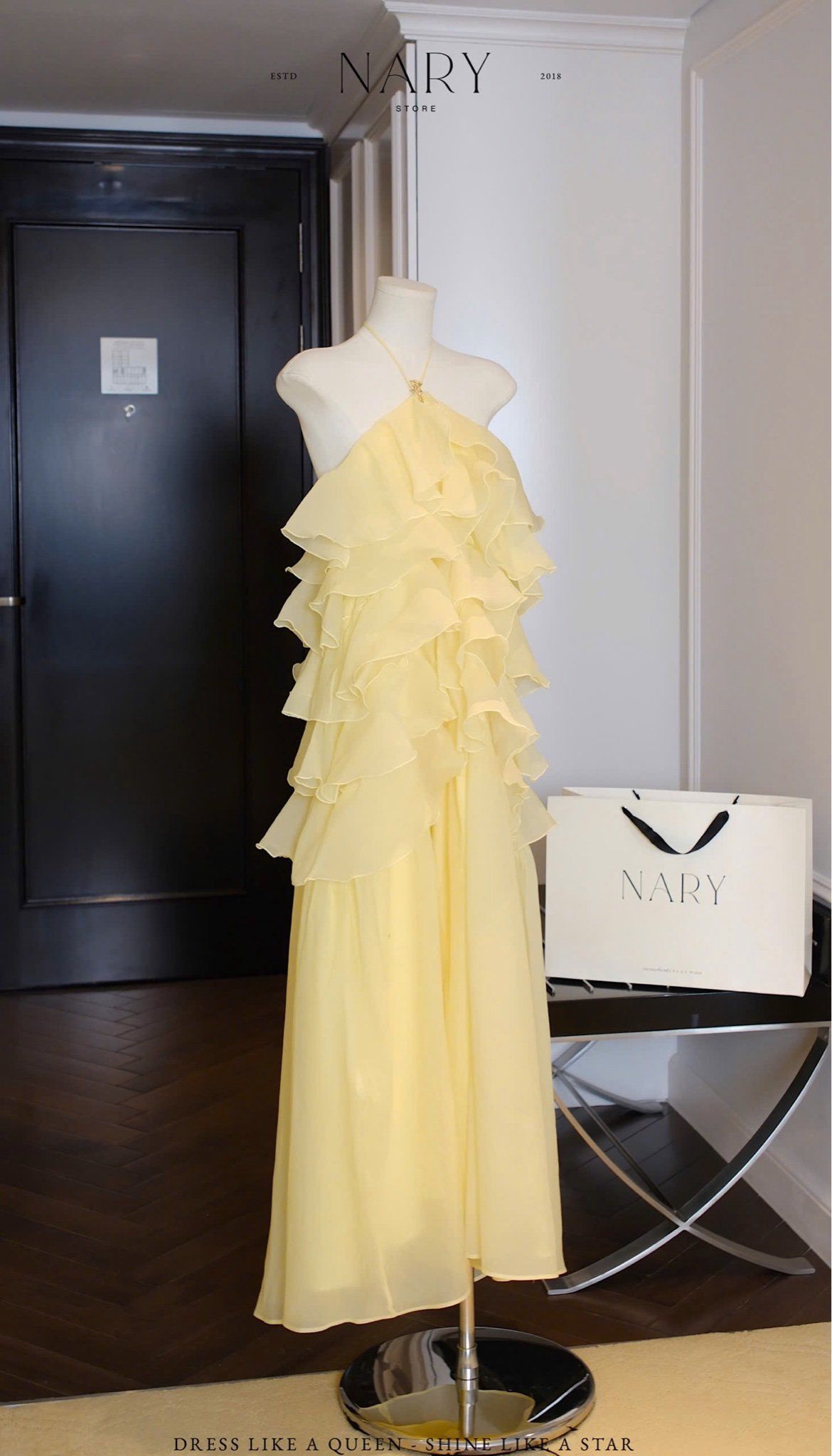 Đầm Yếm Voan Tầng Kèm Charm