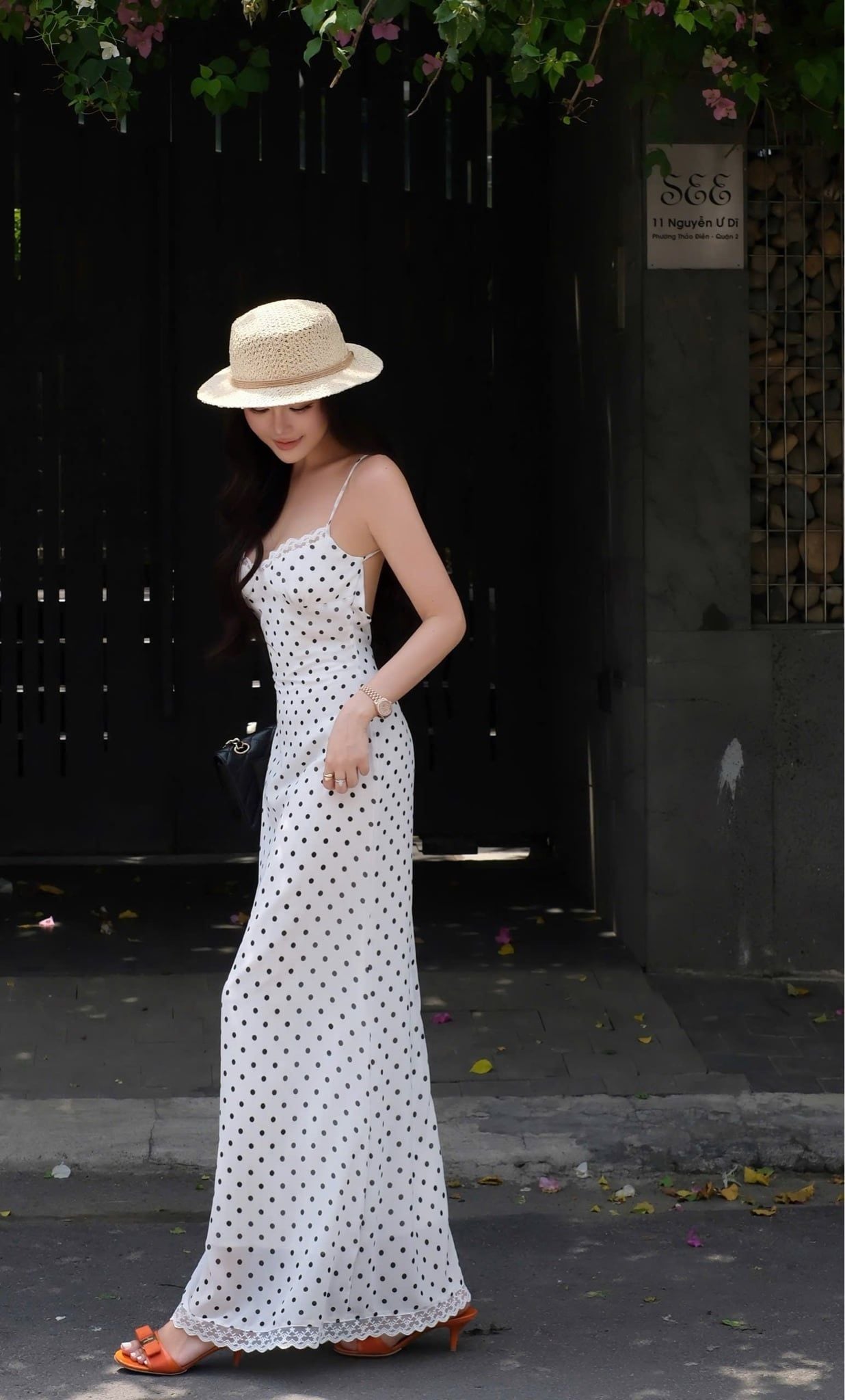 Đầm 2S Viền Ren Cổ V