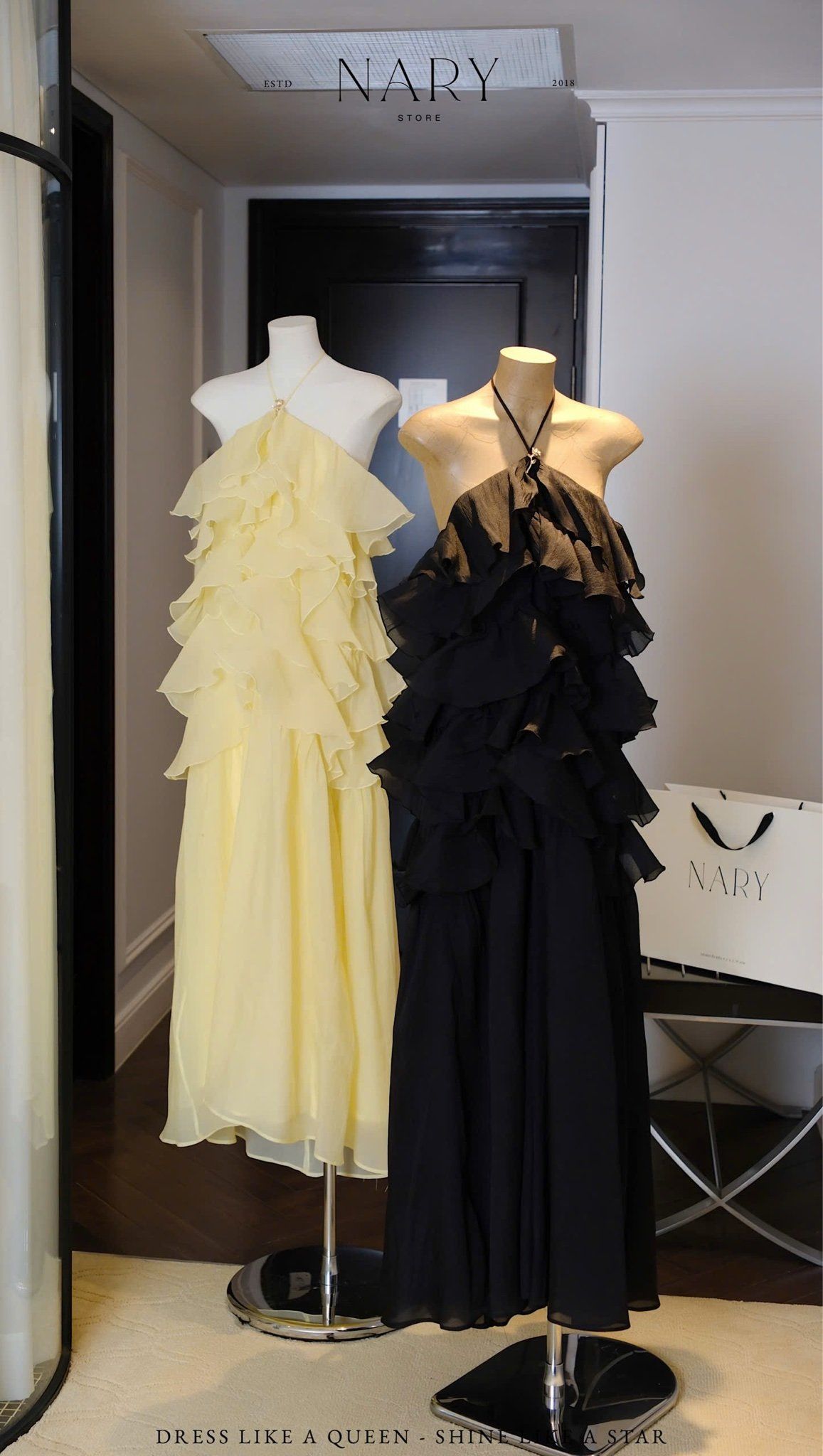 Đầm Yếm Voan Tầng Kèm Charm