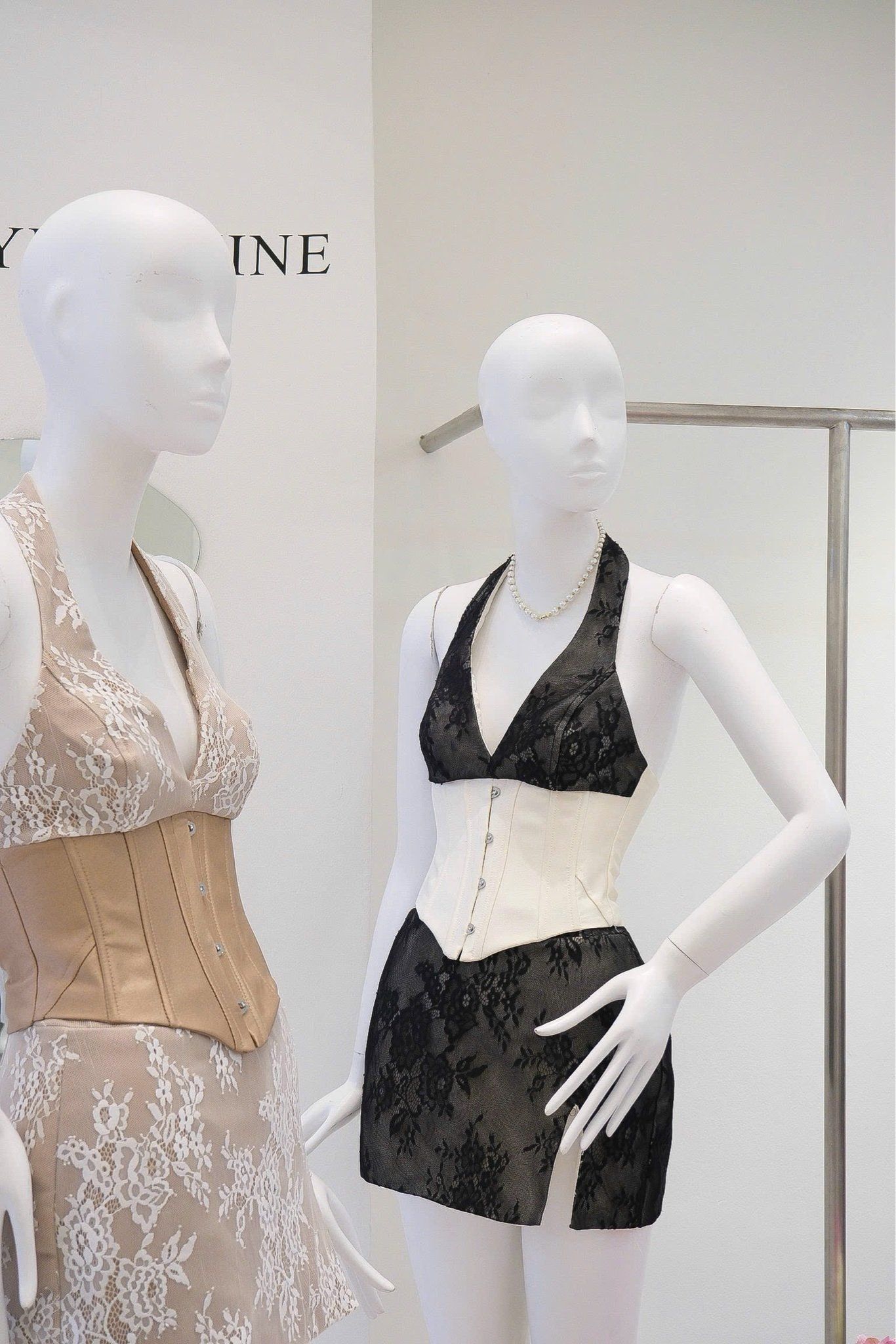Set Áo Yếm Ren Nền Hoa