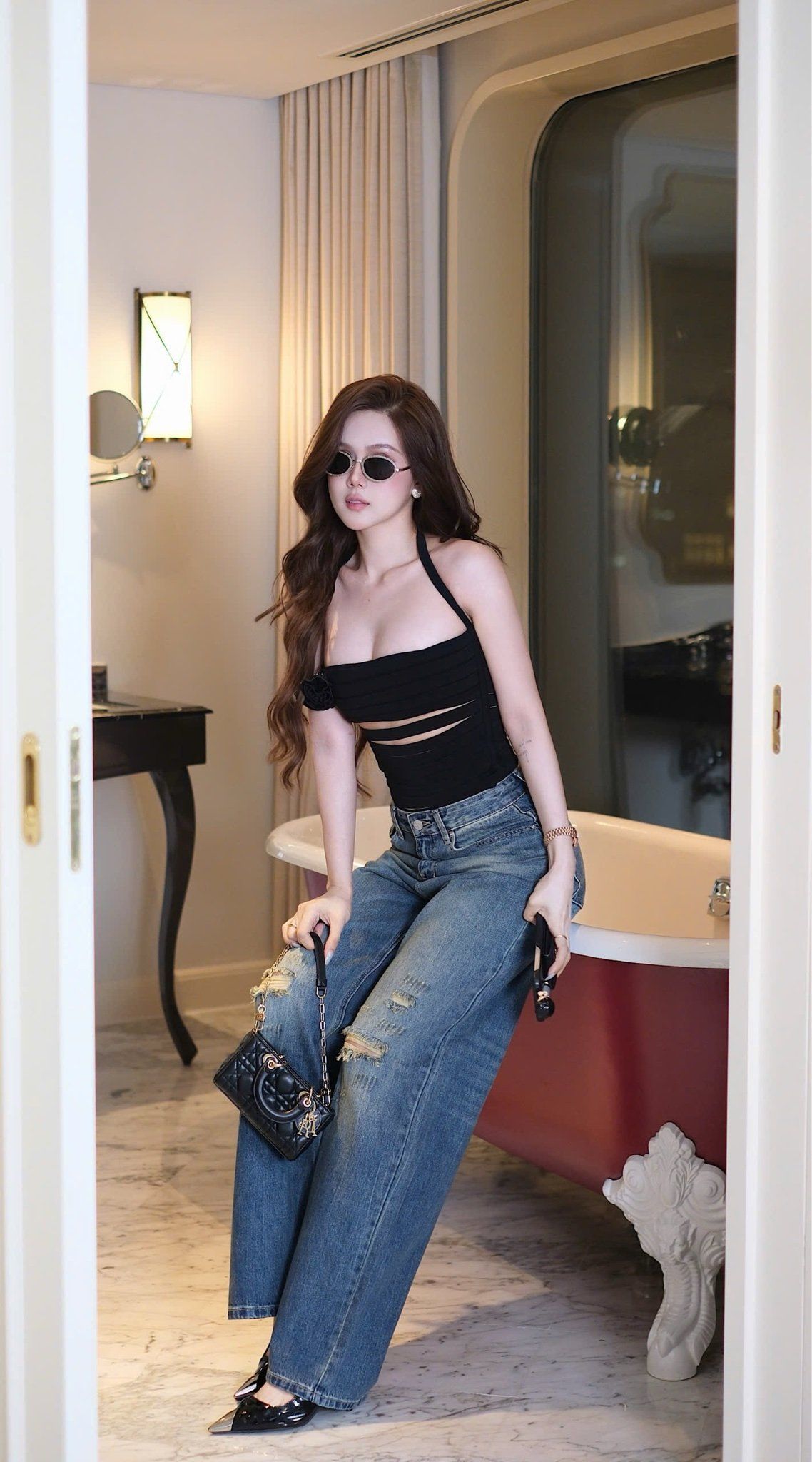 Áo Yếm Trơn Kèm Hoa