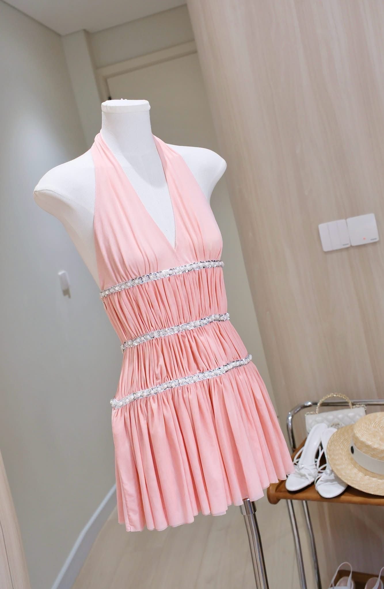 Đầm Yếm Lưới Viền Châu