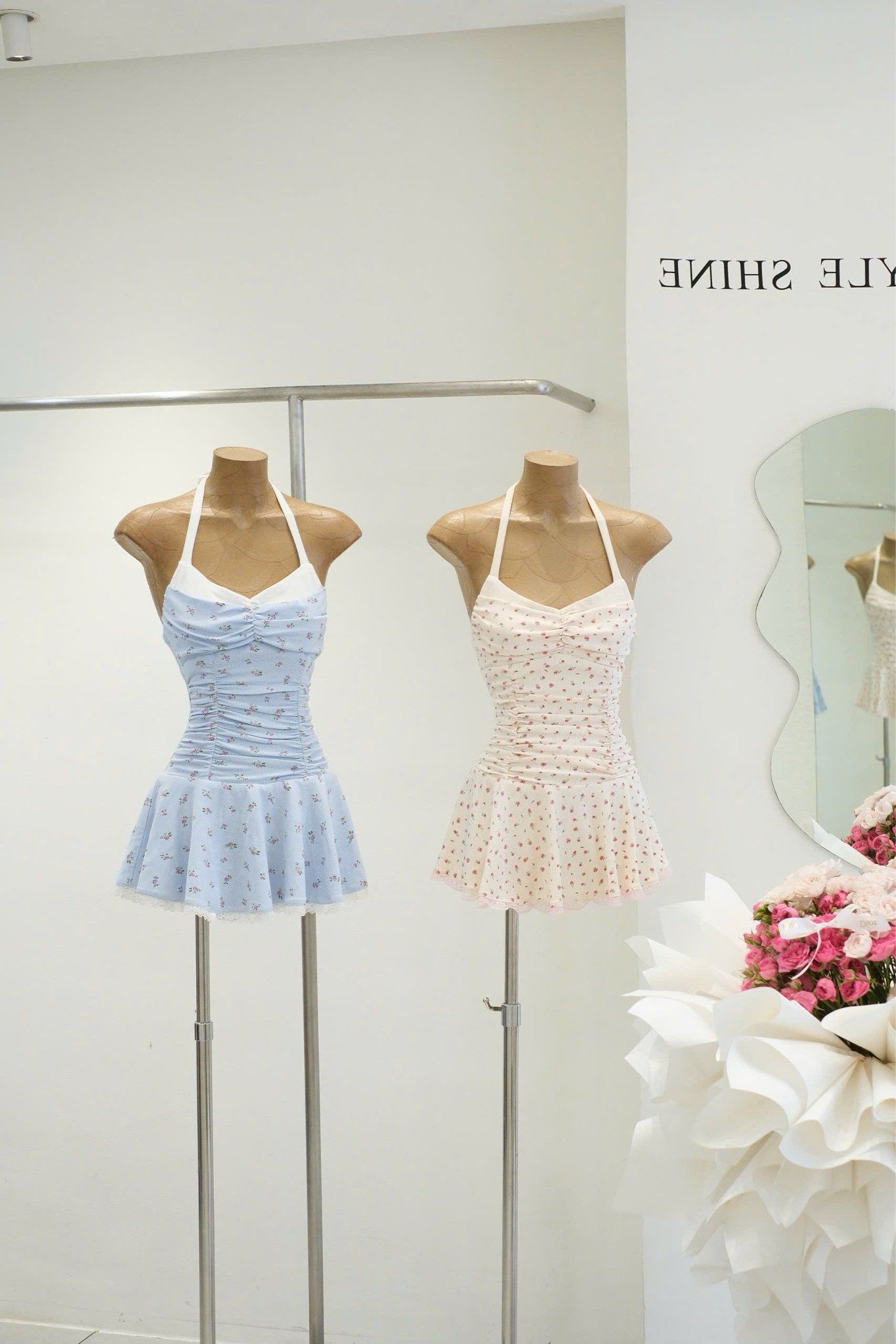 Đầm Yếm Hoa Nhí Viền Ren