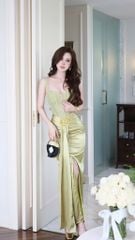 Đầm Lụa Xẻ Trước Kèm Charm