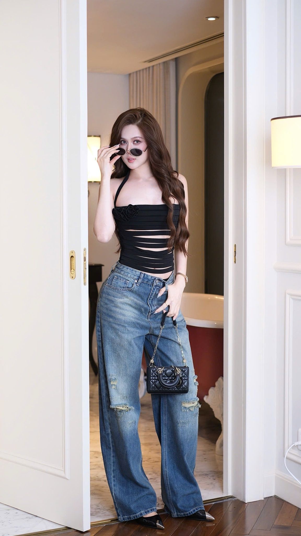 Áo Yếm Trơn Kèm Hoa