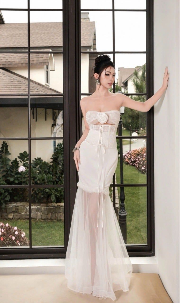 Đầm Cup Đuôi Cá Khoét Ngực