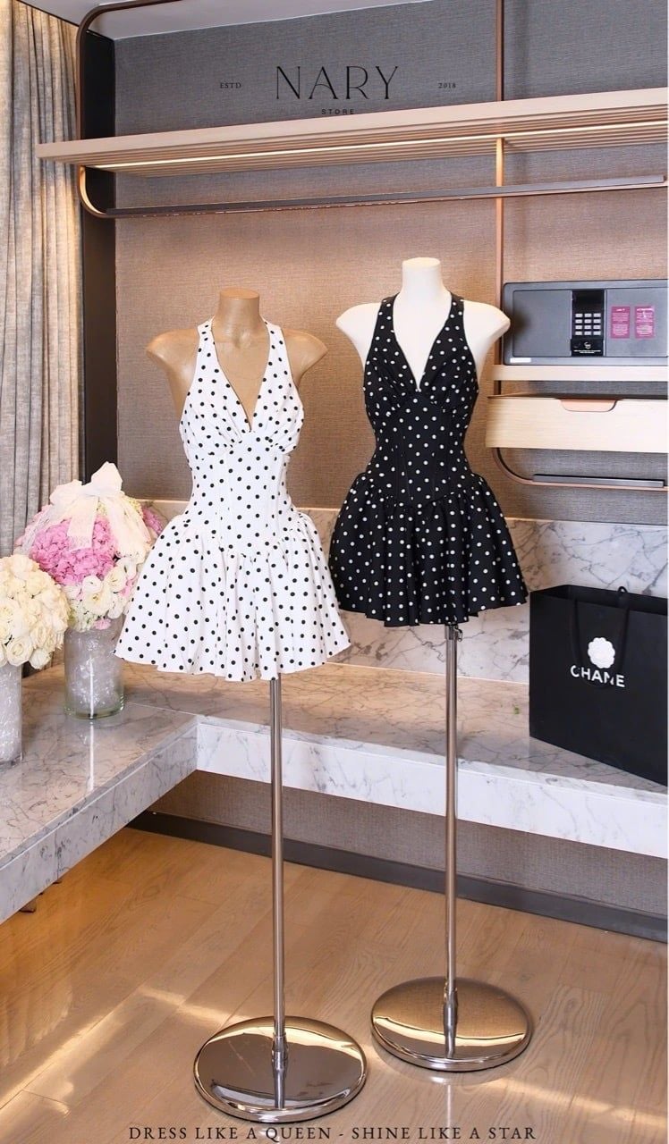 Đầm Yếm Xòe Nhúng Ngực