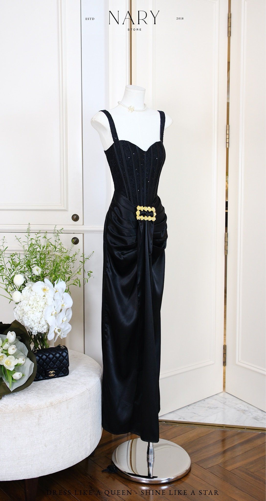 Đầm Lụa Xẻ Trước Kèm Charm
