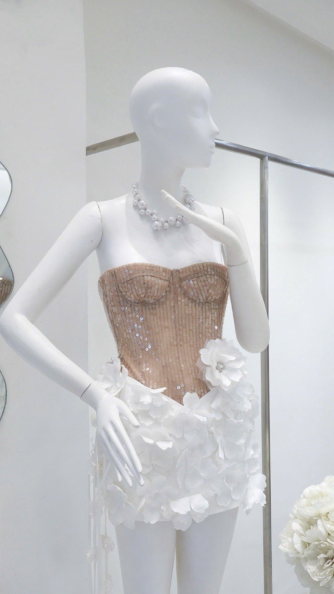 Đầm Cúp Kim Sa Tùng Hoa