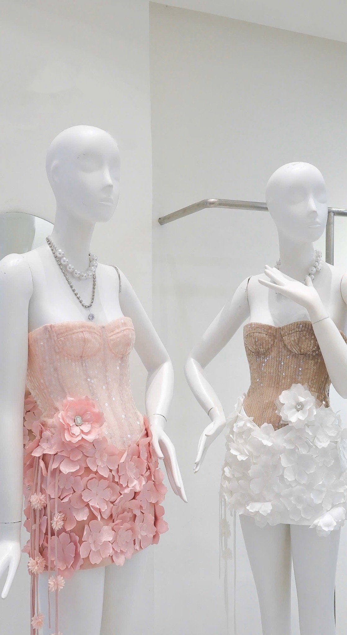 Đầm Cúp Kim Sa Tùng Hoa