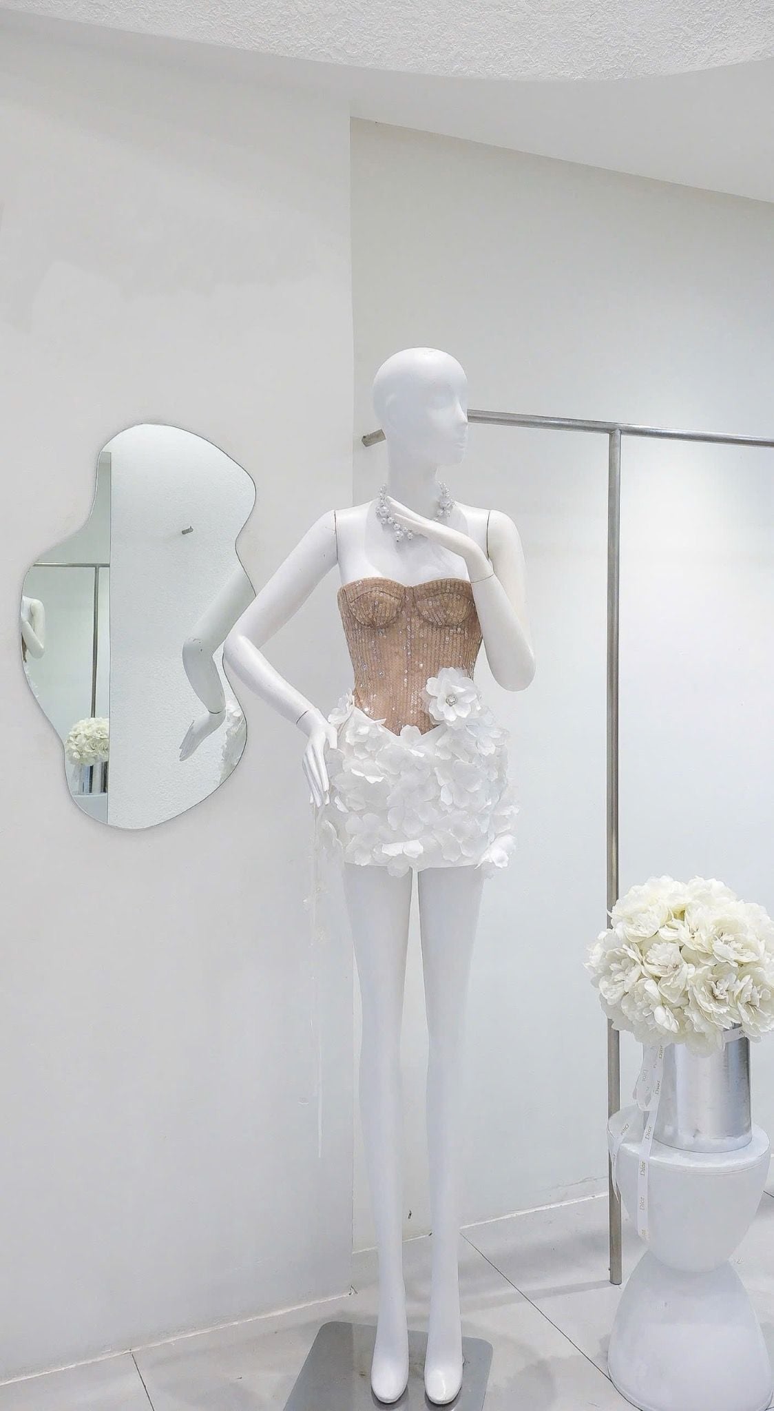 Đầm Cúp Kim Sa Tùng Hoa