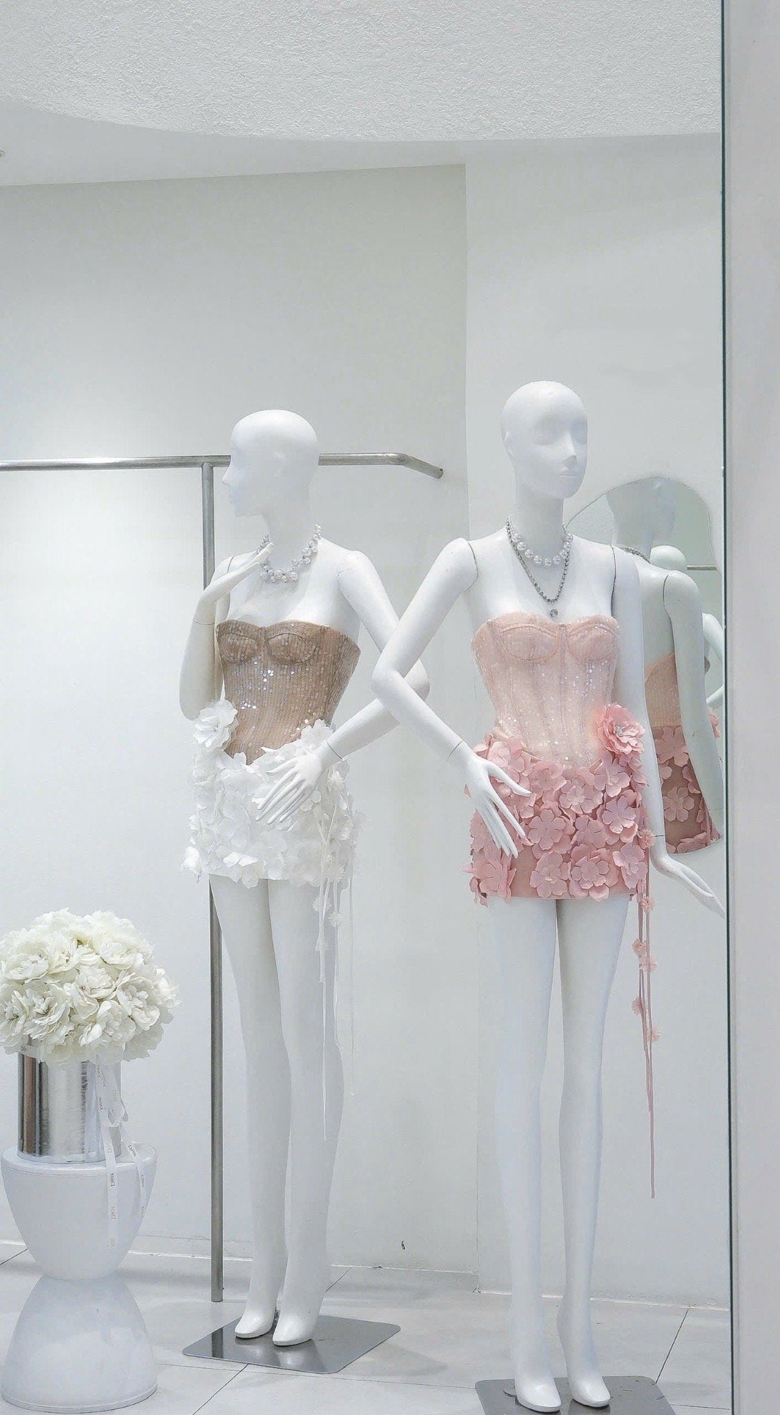 Đầm Cúp Kim Sa Tùng Hoa