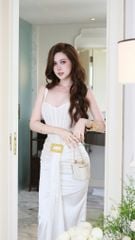 Đầm Lụa Xẻ Trước Kèm Charm