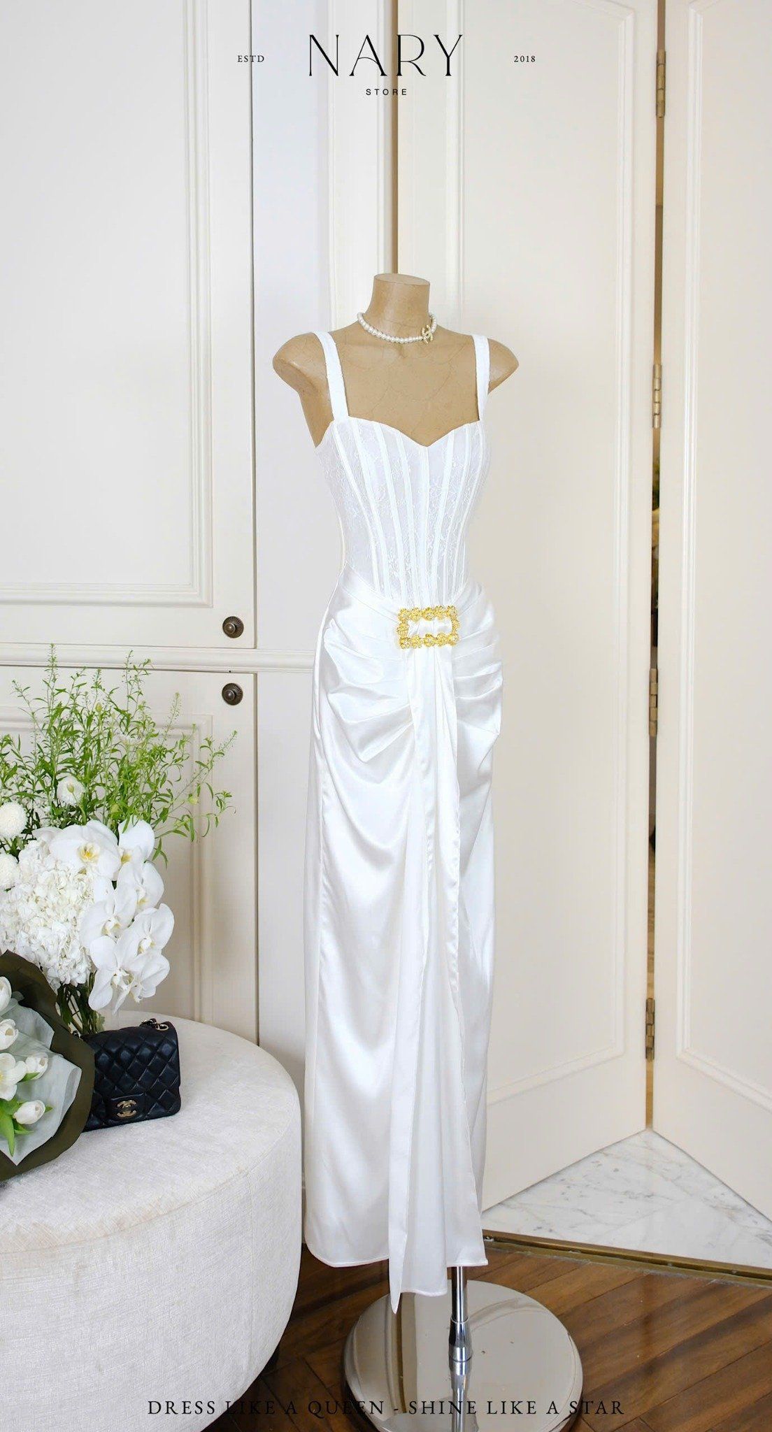 Đầm Lụa Xẻ Trước Kèm Charm