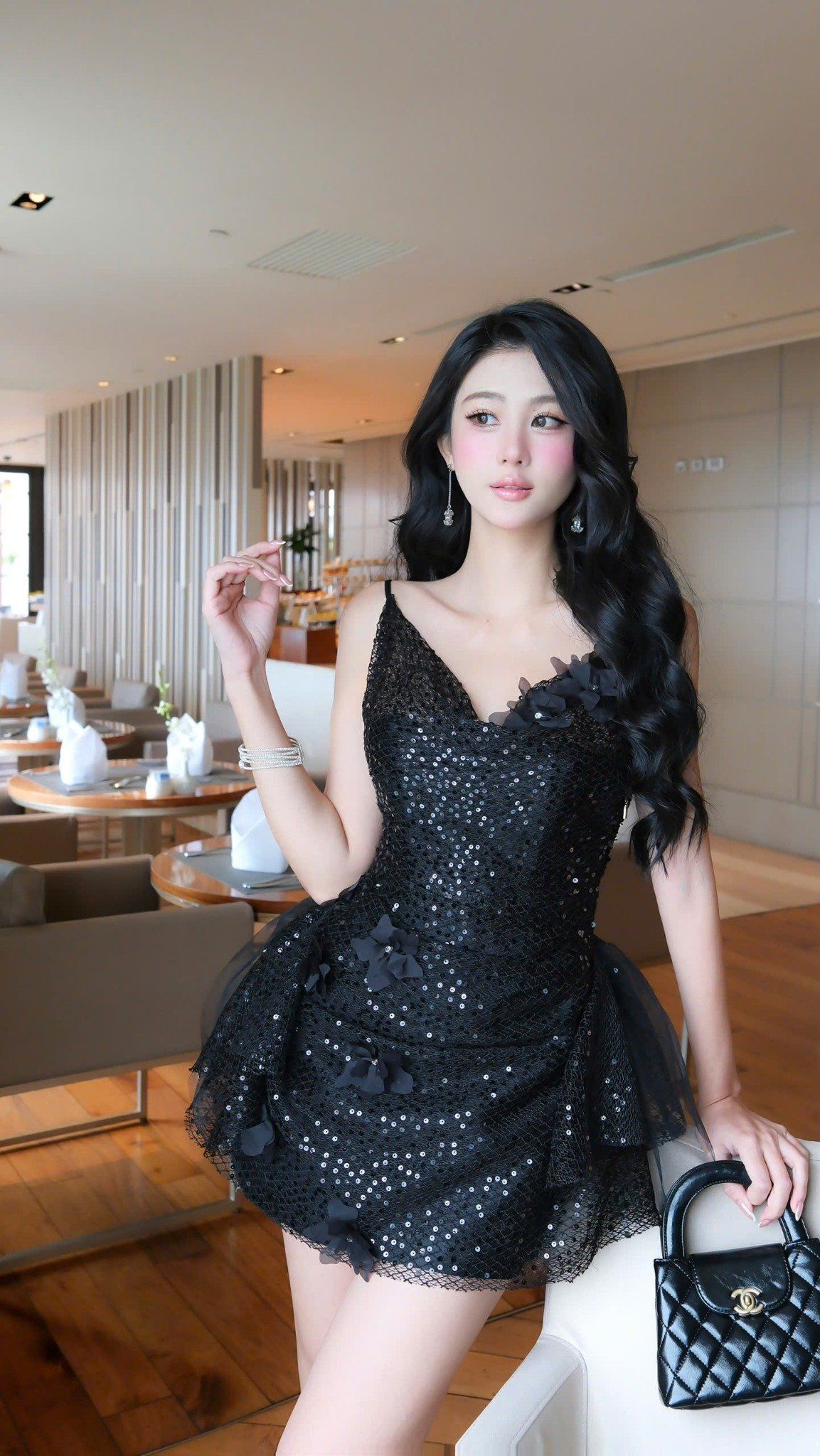 Đầm Lưới Kim Sa Cổ Đổ