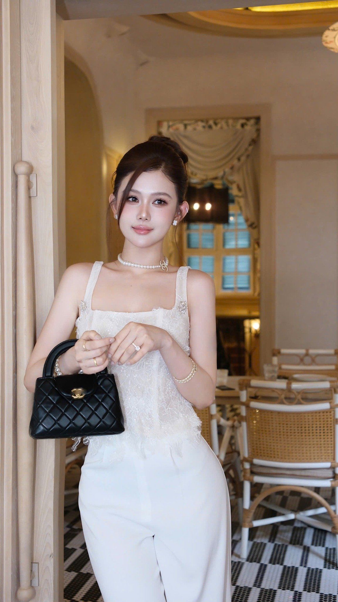 Set Áo Ren Hoa + Quần Suông