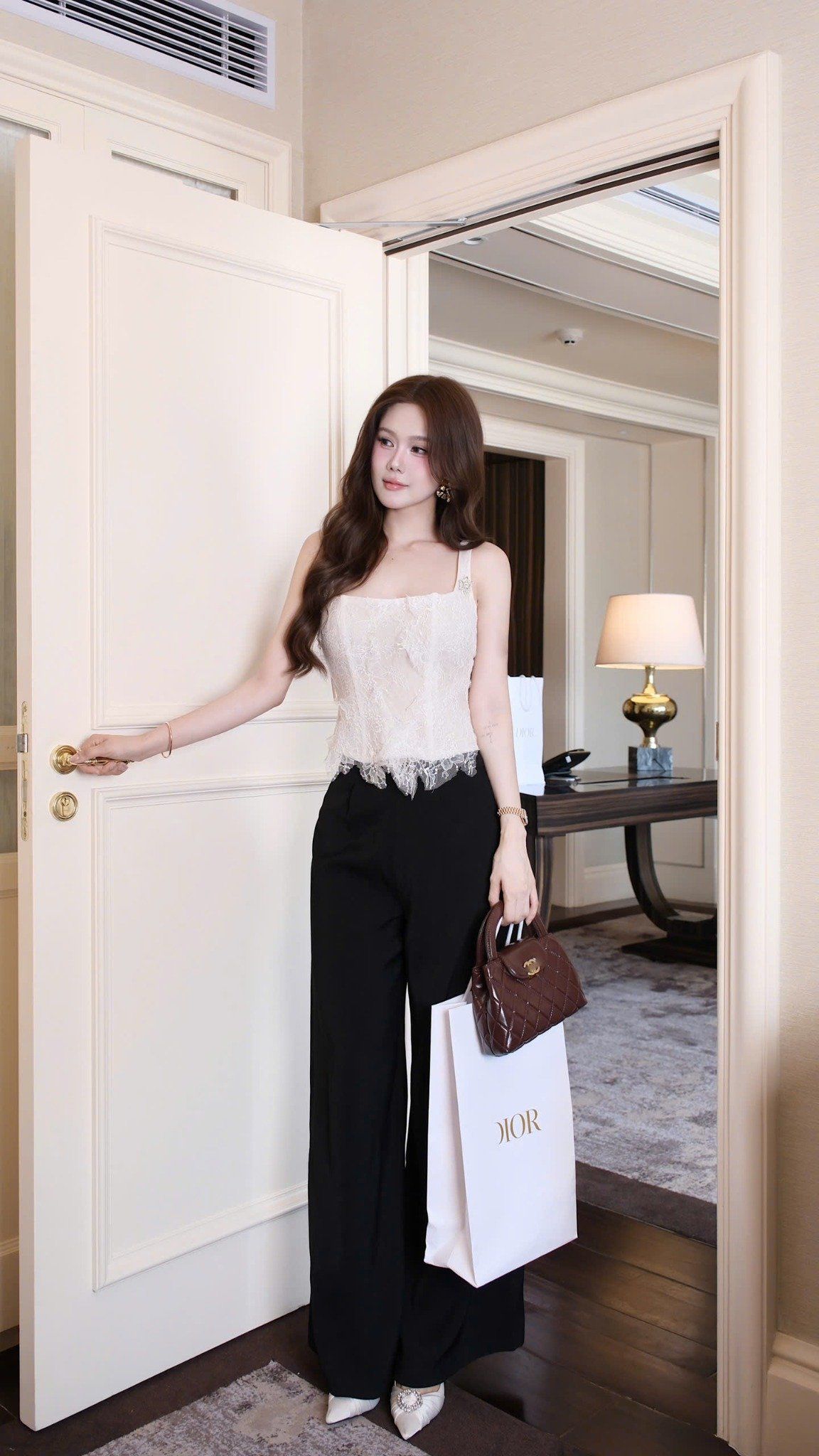 Set Áo Ren Hoa + Quần Suông