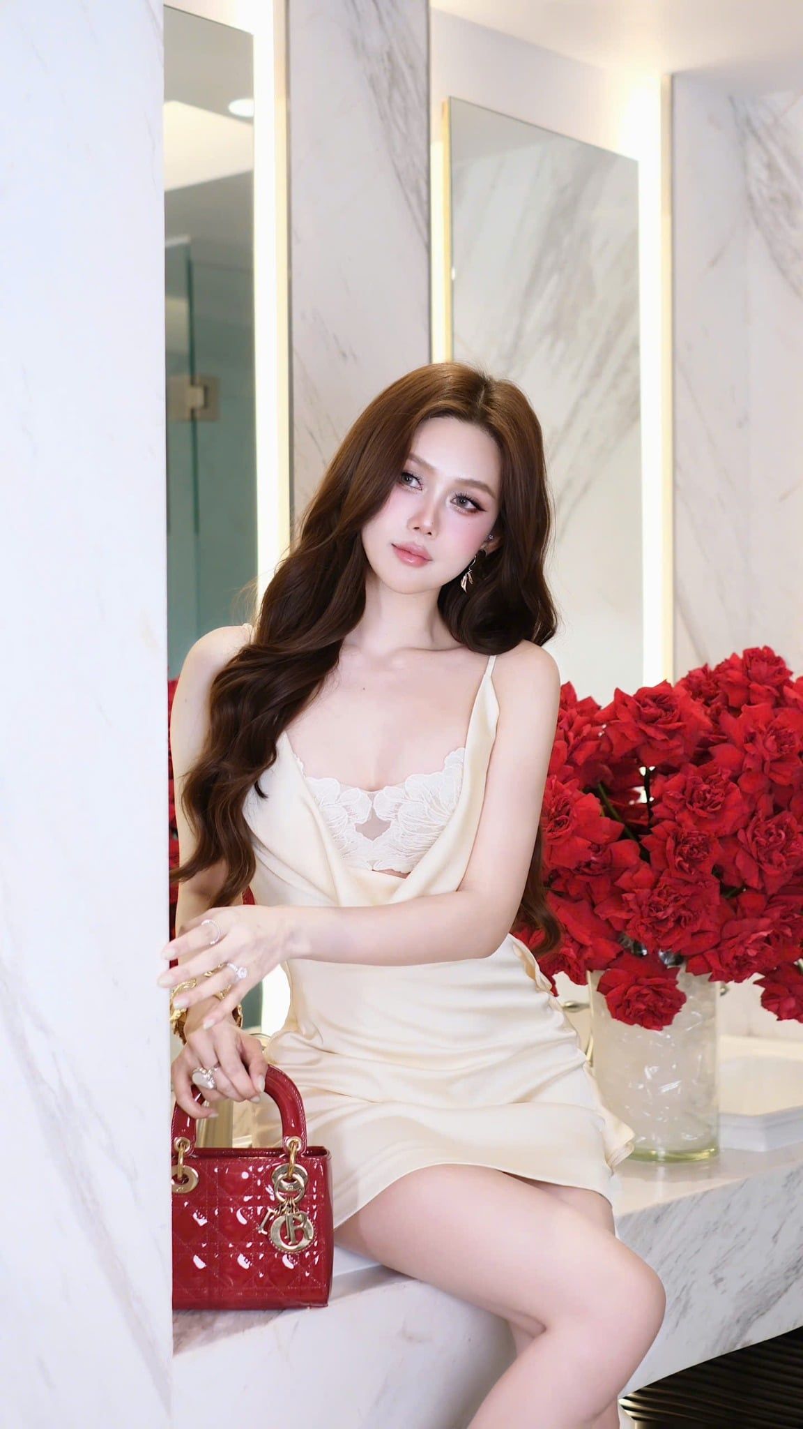 Đầm Lụa Cổ Đổ Kèm Bra