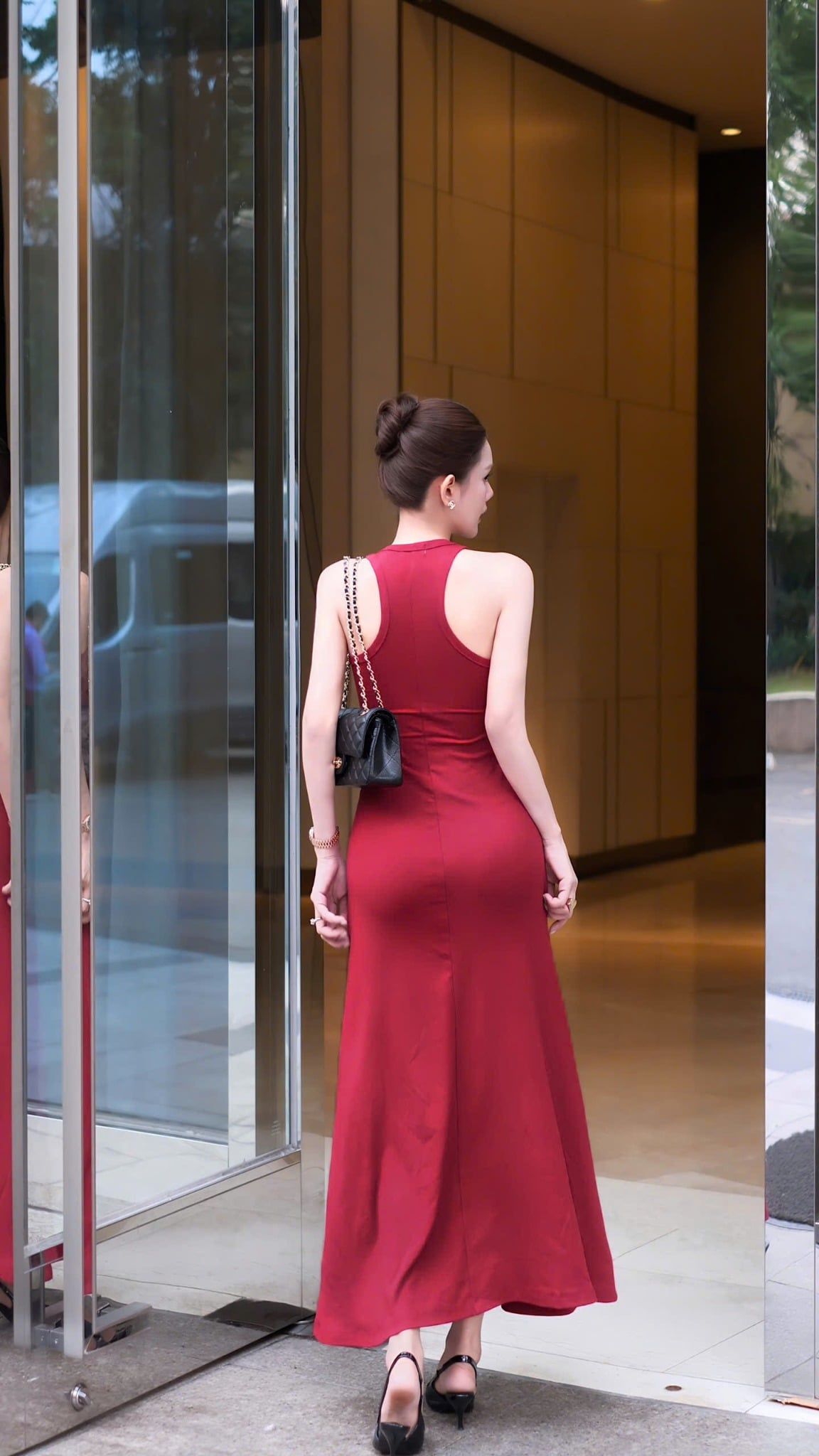 Đầm Dài Trơn Balo Đuôi Cá