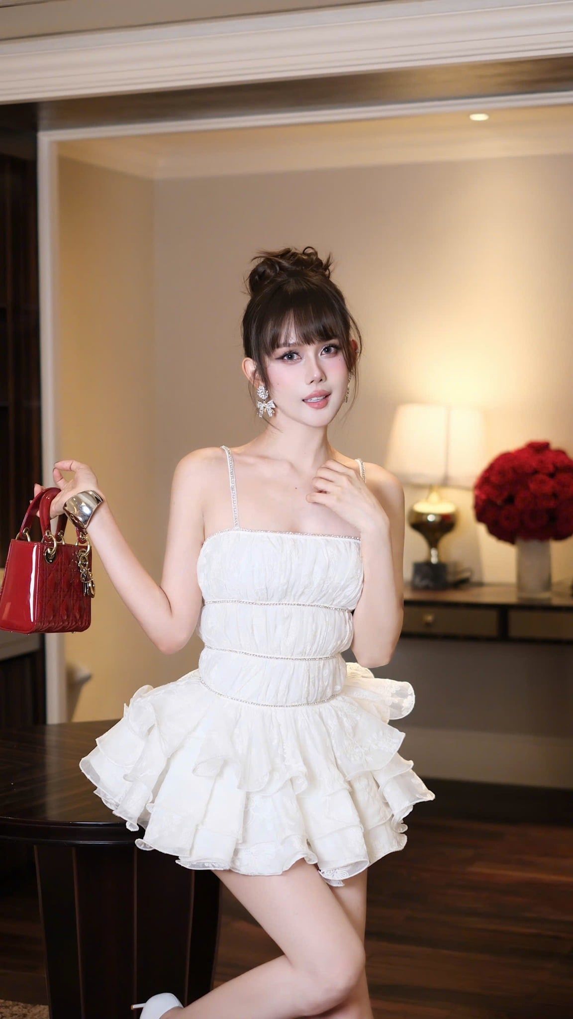 Đầm Viền Đá Thêu Ren Hoa