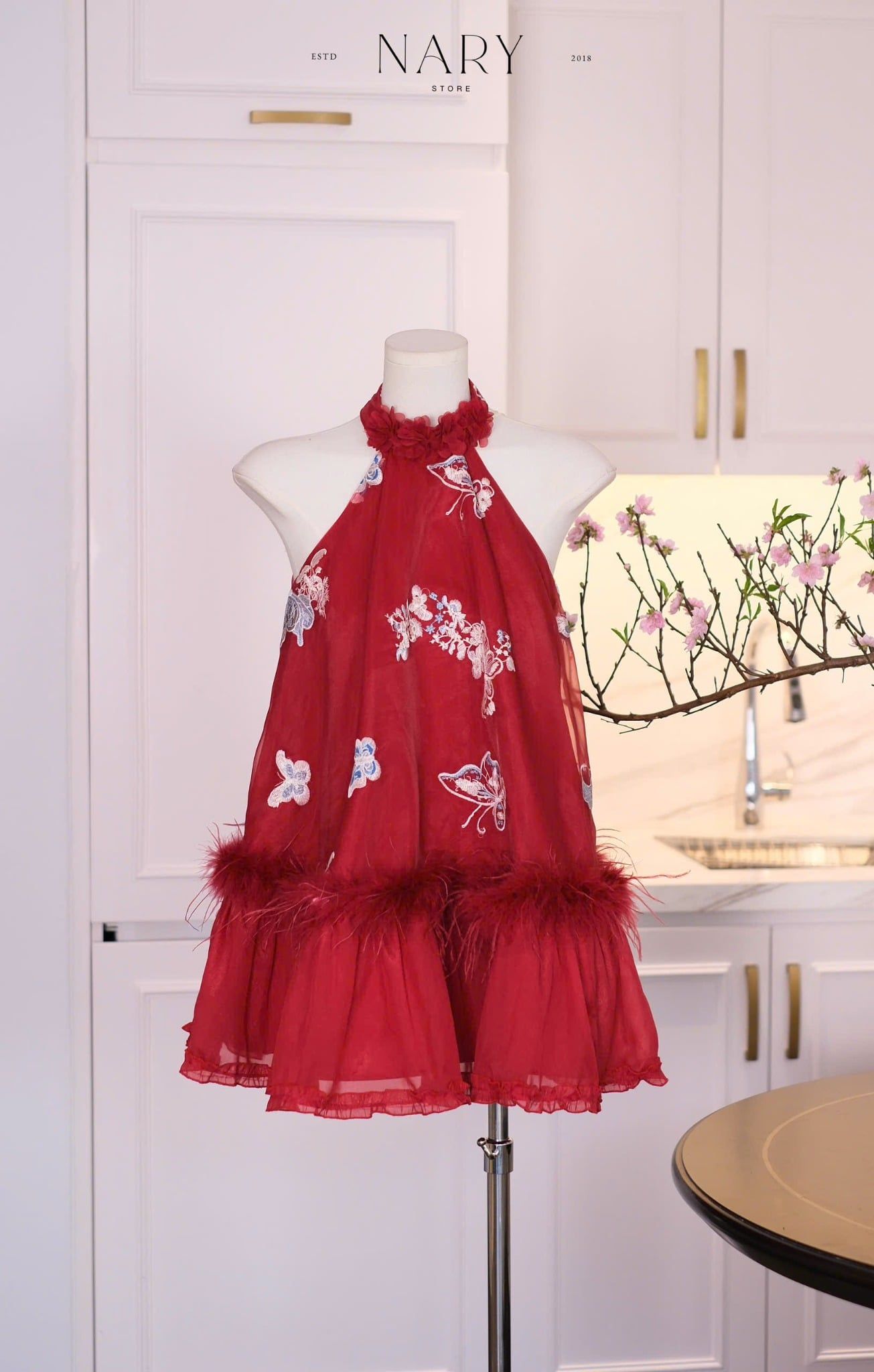 Đầm Yếm Thêu Viền Lông