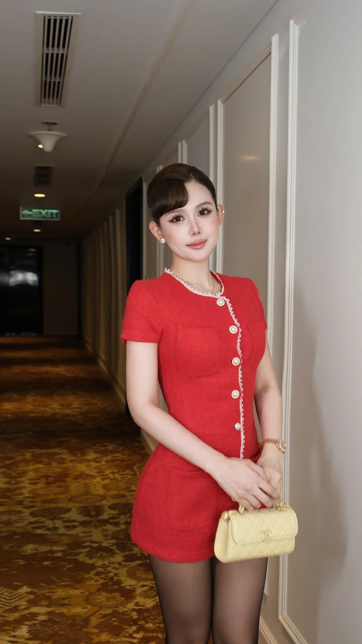 Đầm Chữ A Nút Vàng