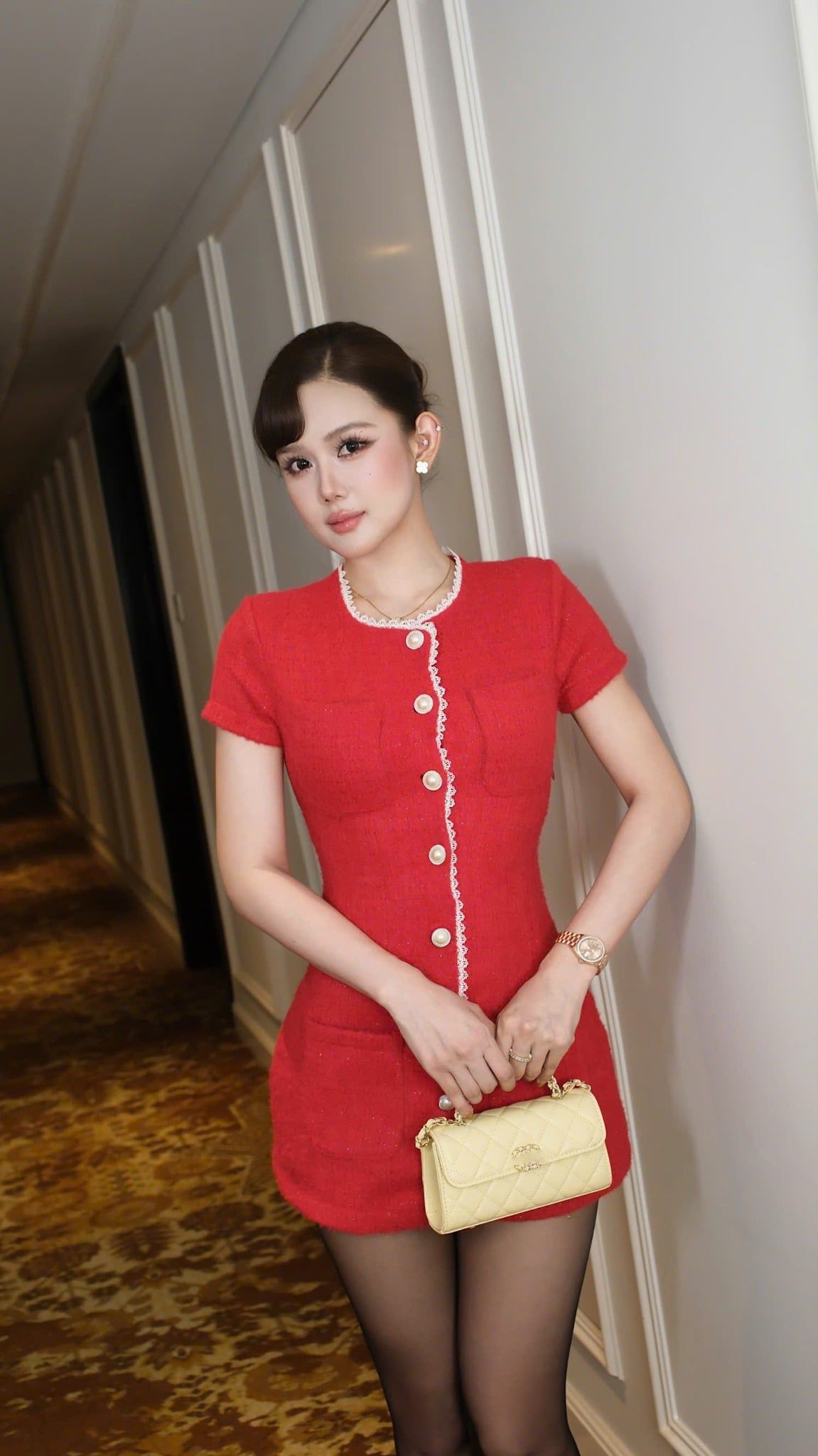 Đầm Chữ A Nút Vàng