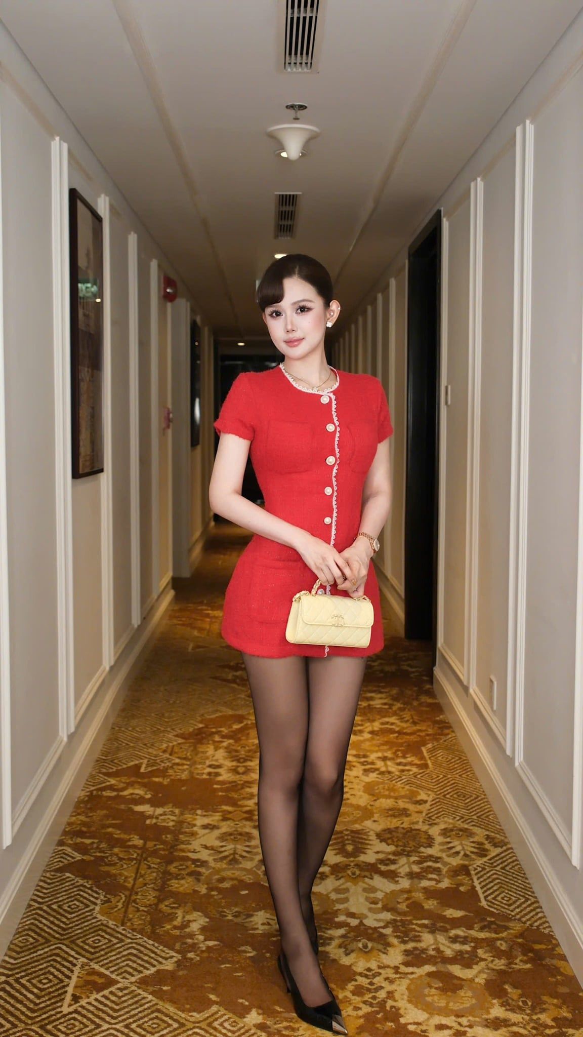 Đầm Chữ A Nút Vàng
