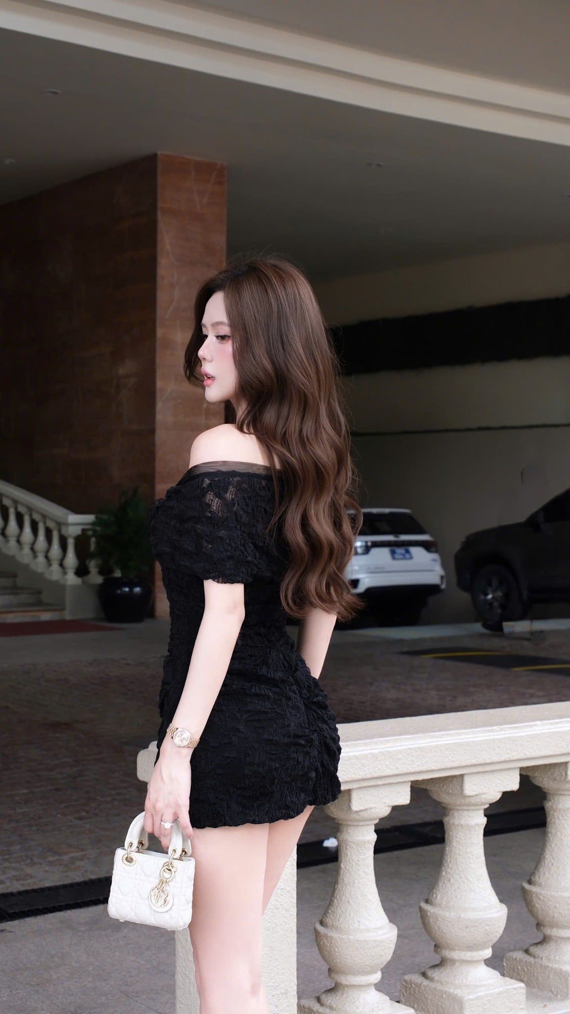 Body Ren Bẹt Vai Đính Hoa