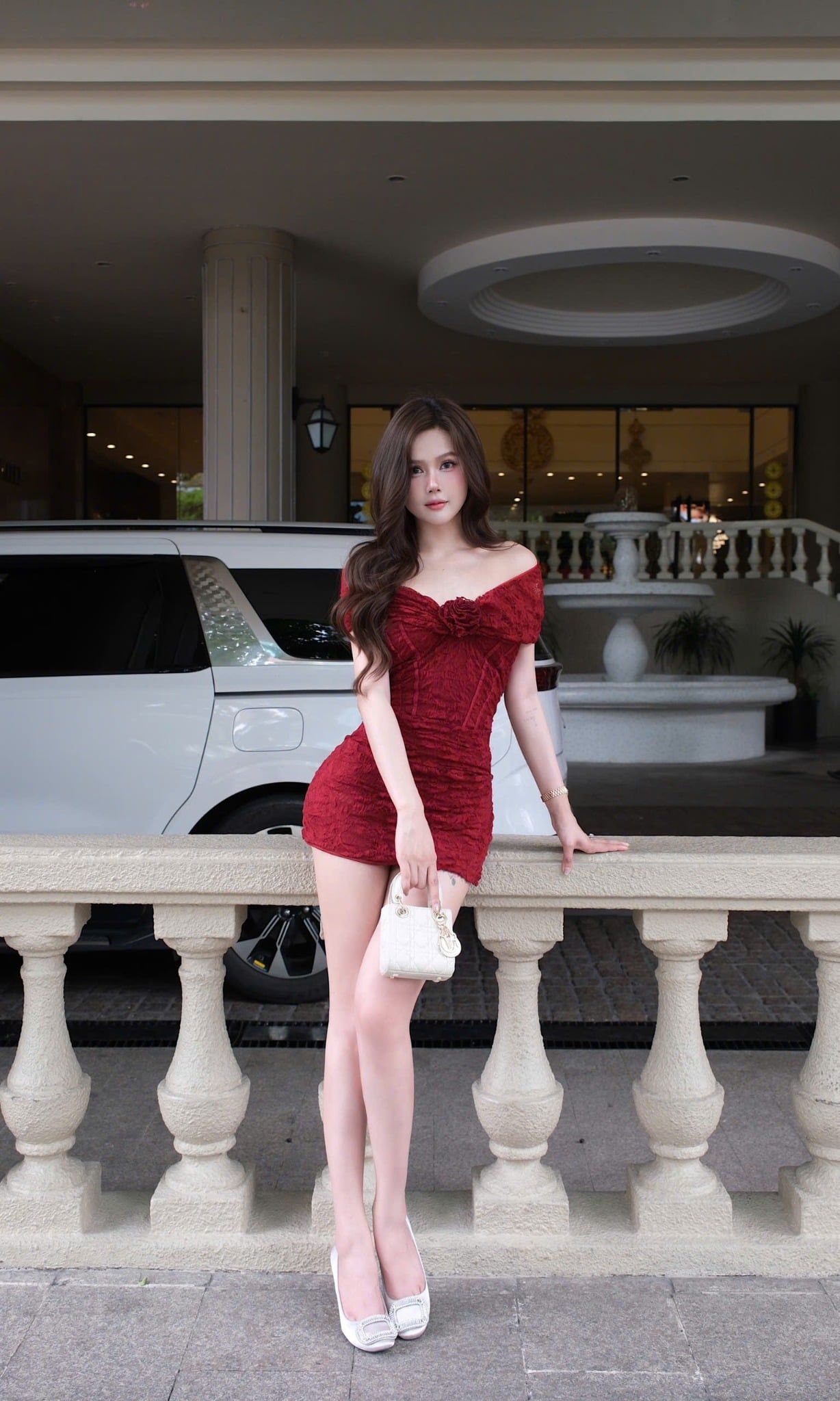 Body Ren Bẹt Vai Đính Hoa