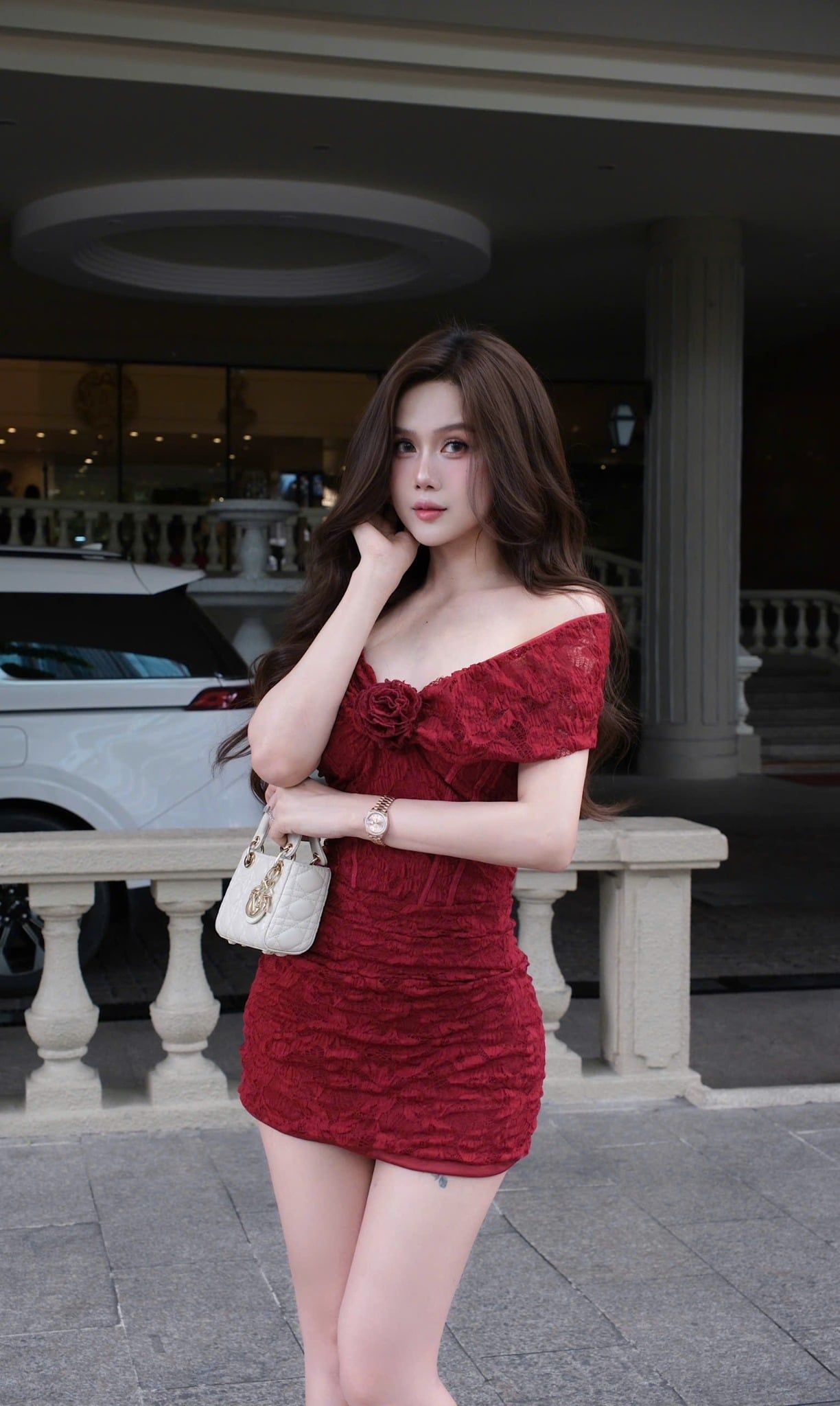 Body Ren Bẹt Vai Đính Hoa