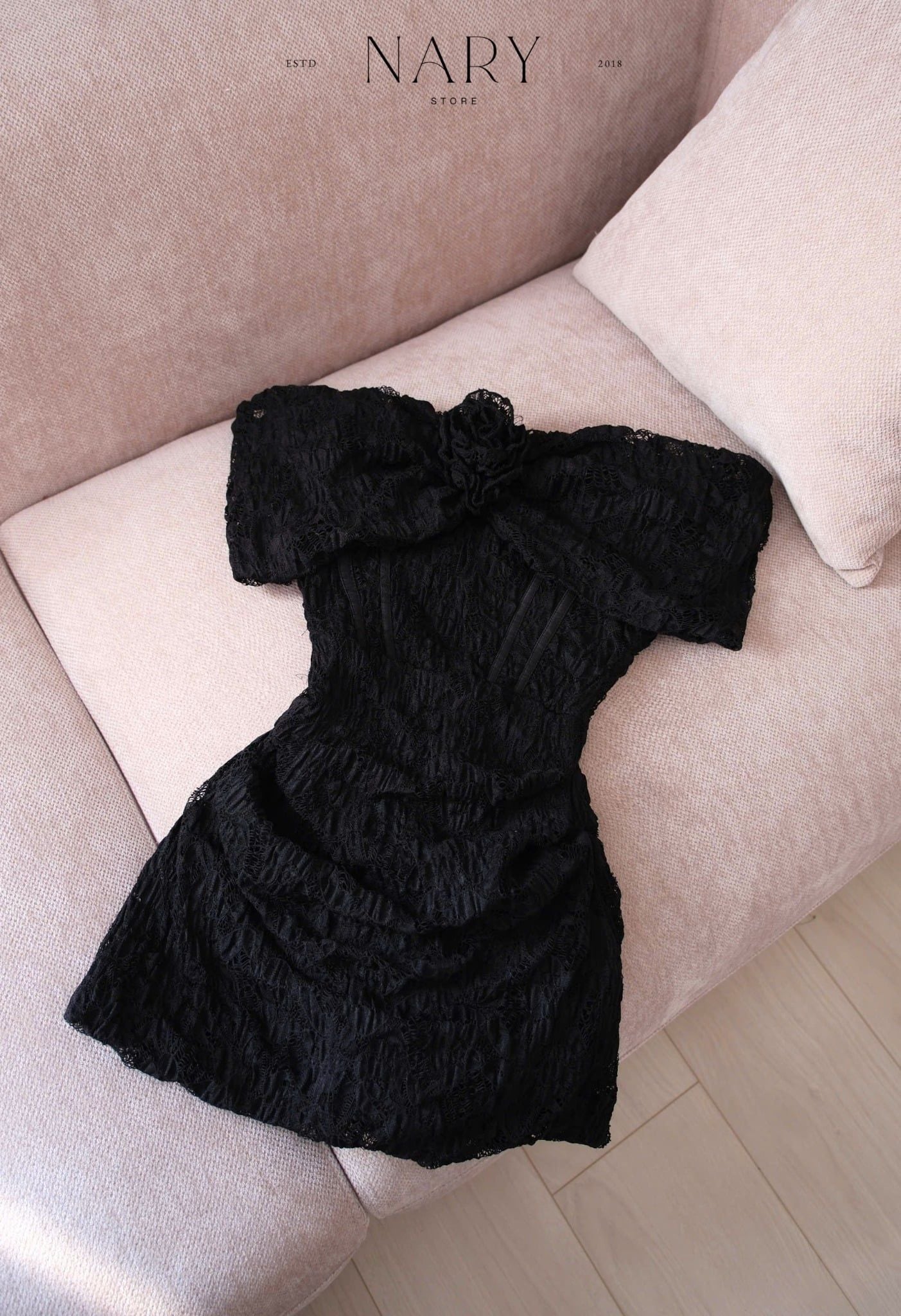 Body Ren Bẹt Vai Đính Hoa