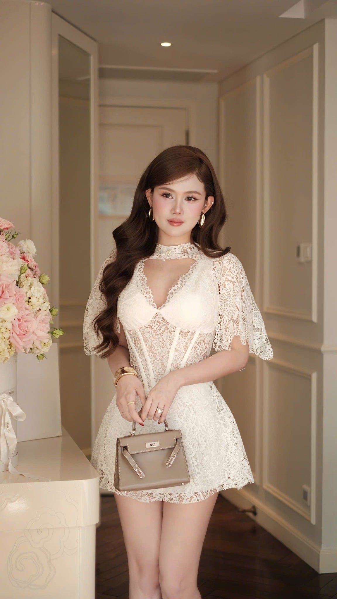 Đầm Ren Xòe Kèm Áo Choàng