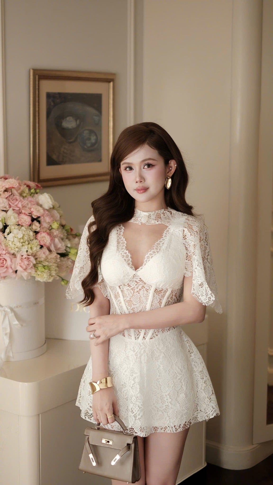 Đầm Ren Xòe Kèm Áo Choàng