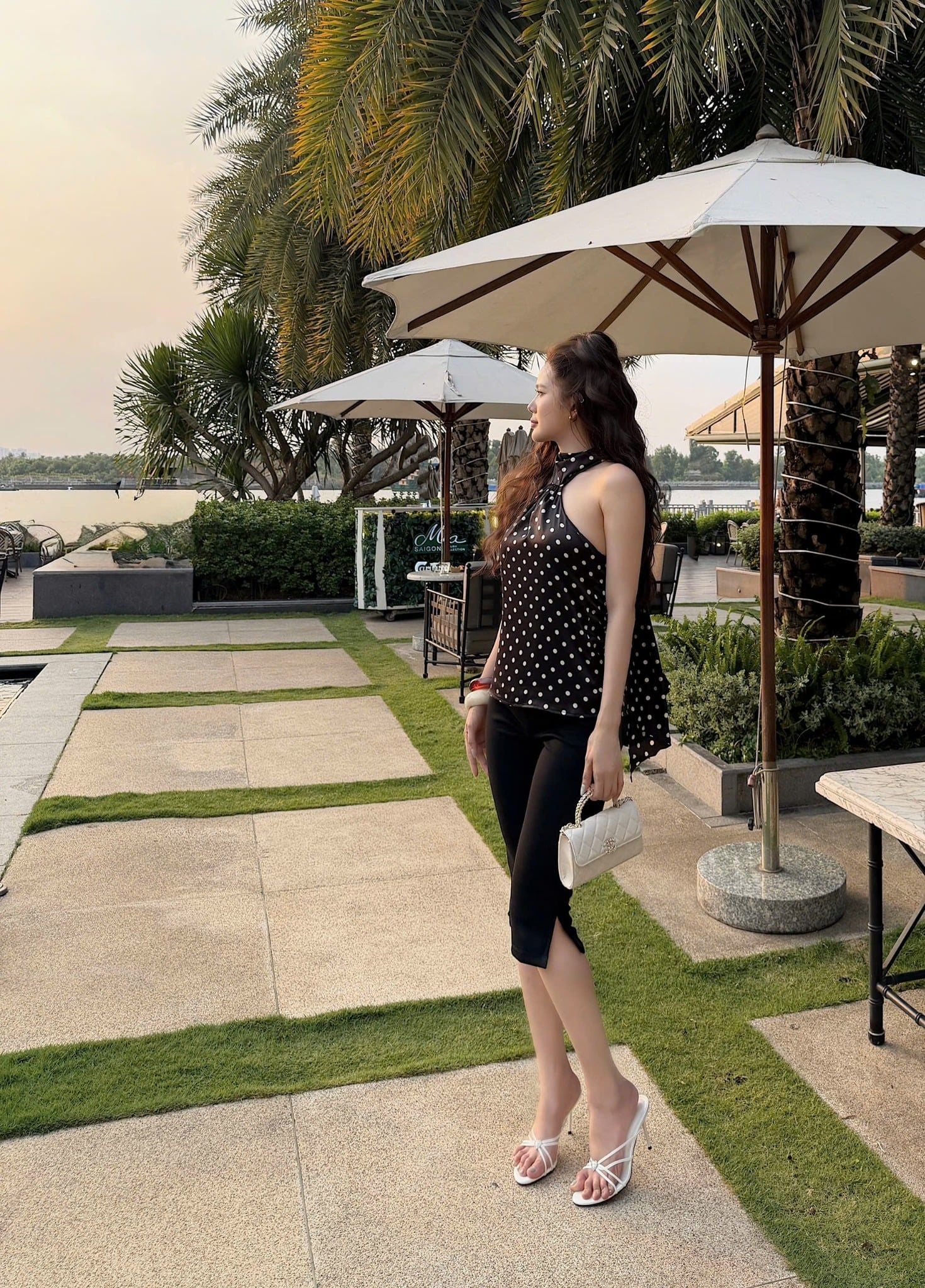 Áo Yếm Lụa Chấm Bi