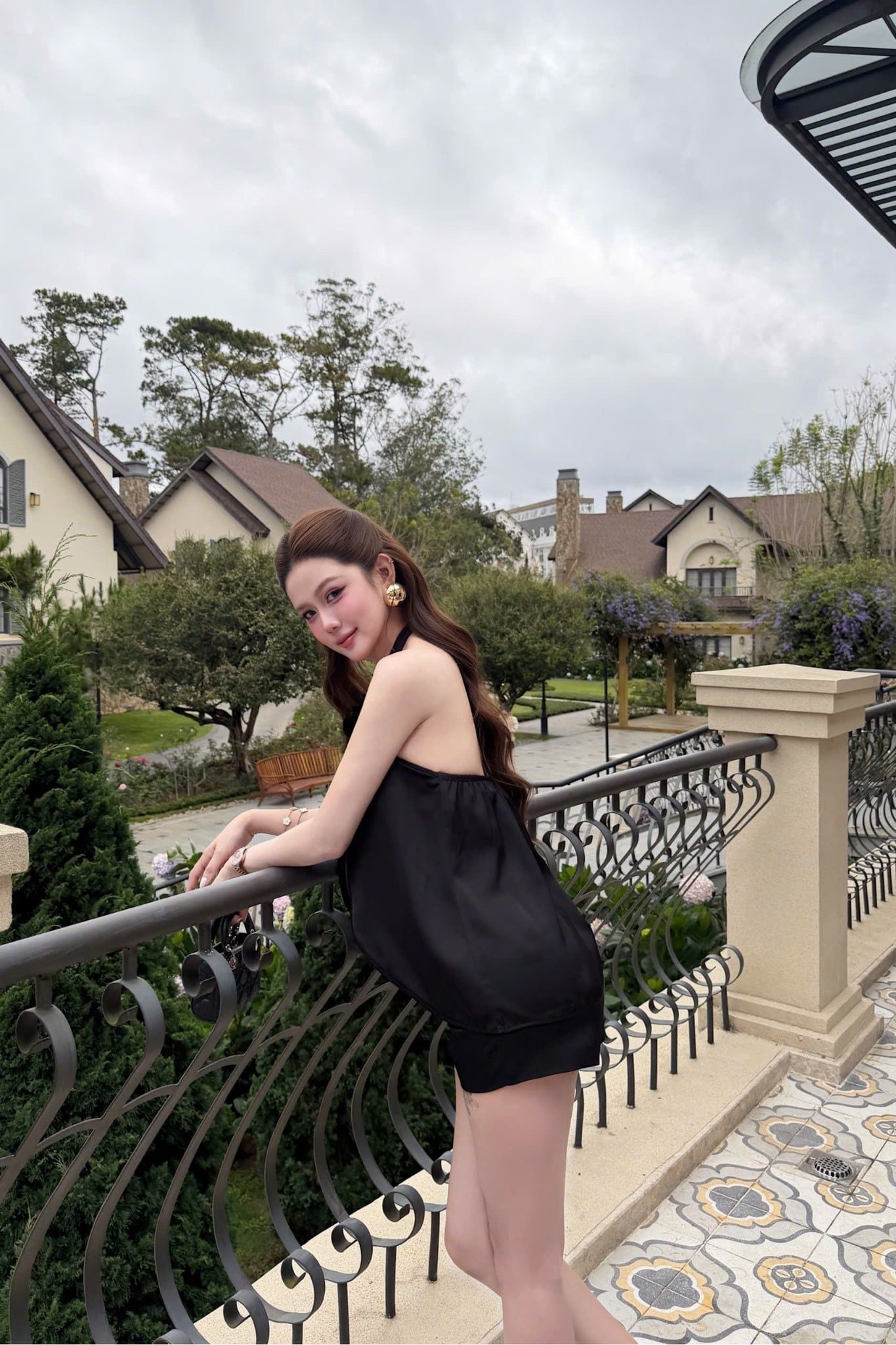 Set Áo Yếm Lụa Đính Bông