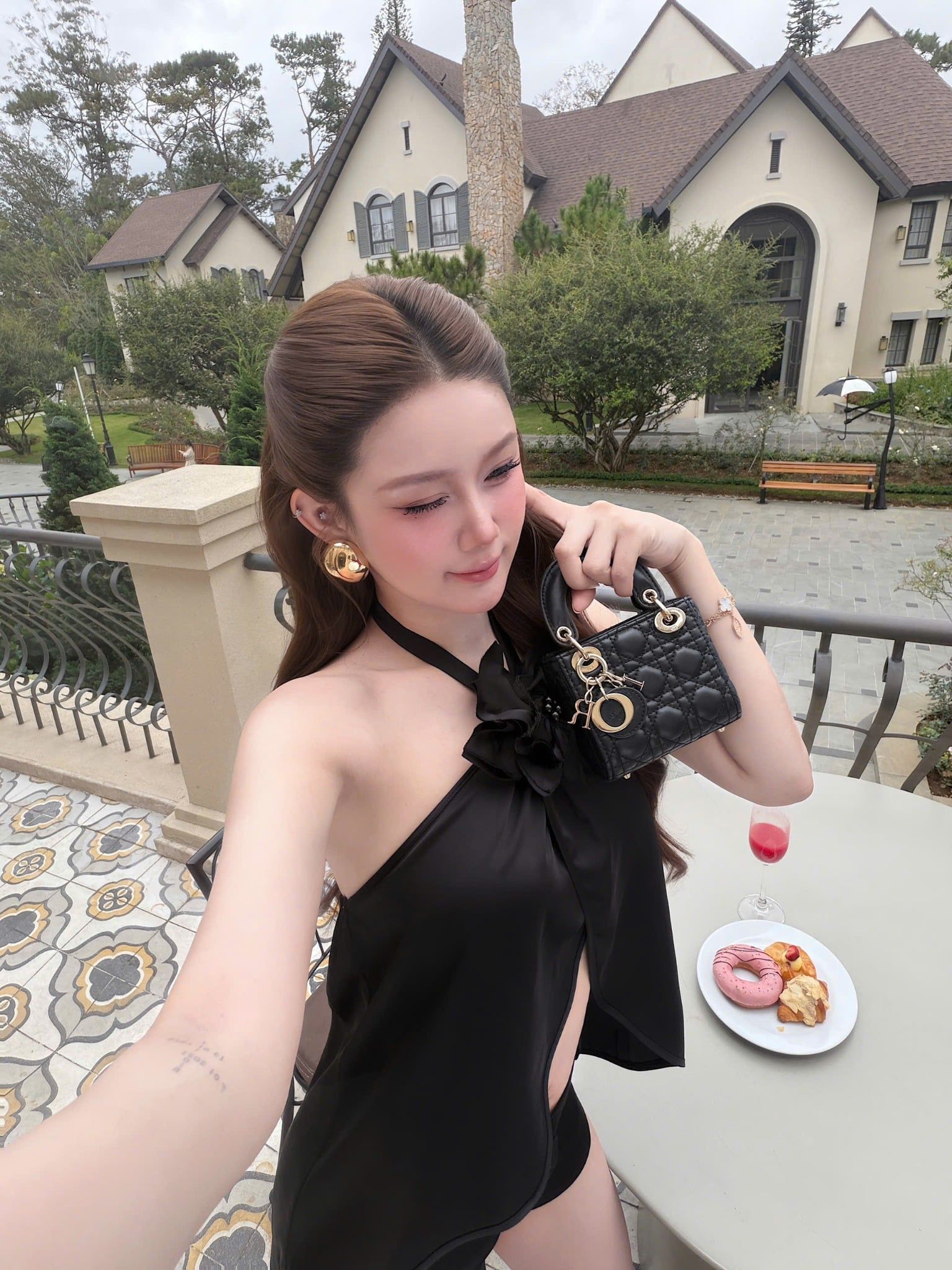 Set Áo Yếm Lụa Đính Bông