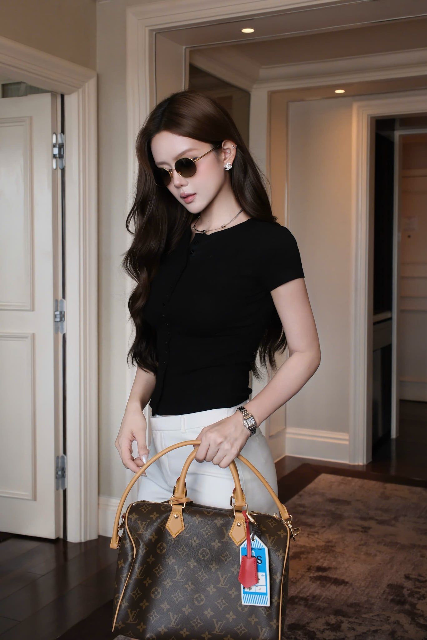 Áo Thun Tay Con Viền Nút