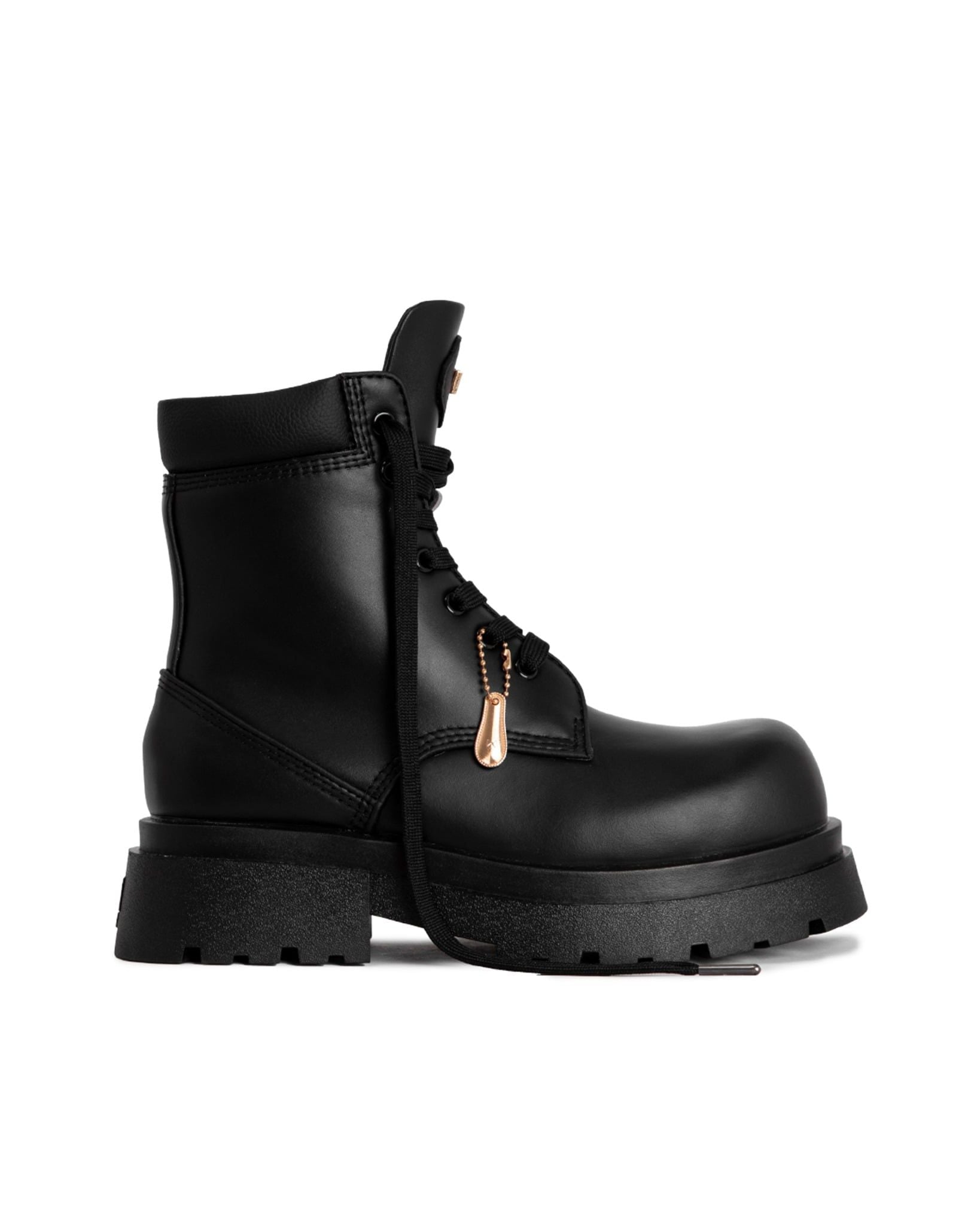 THE GIGANTIC WOLF COMBAT BOOT